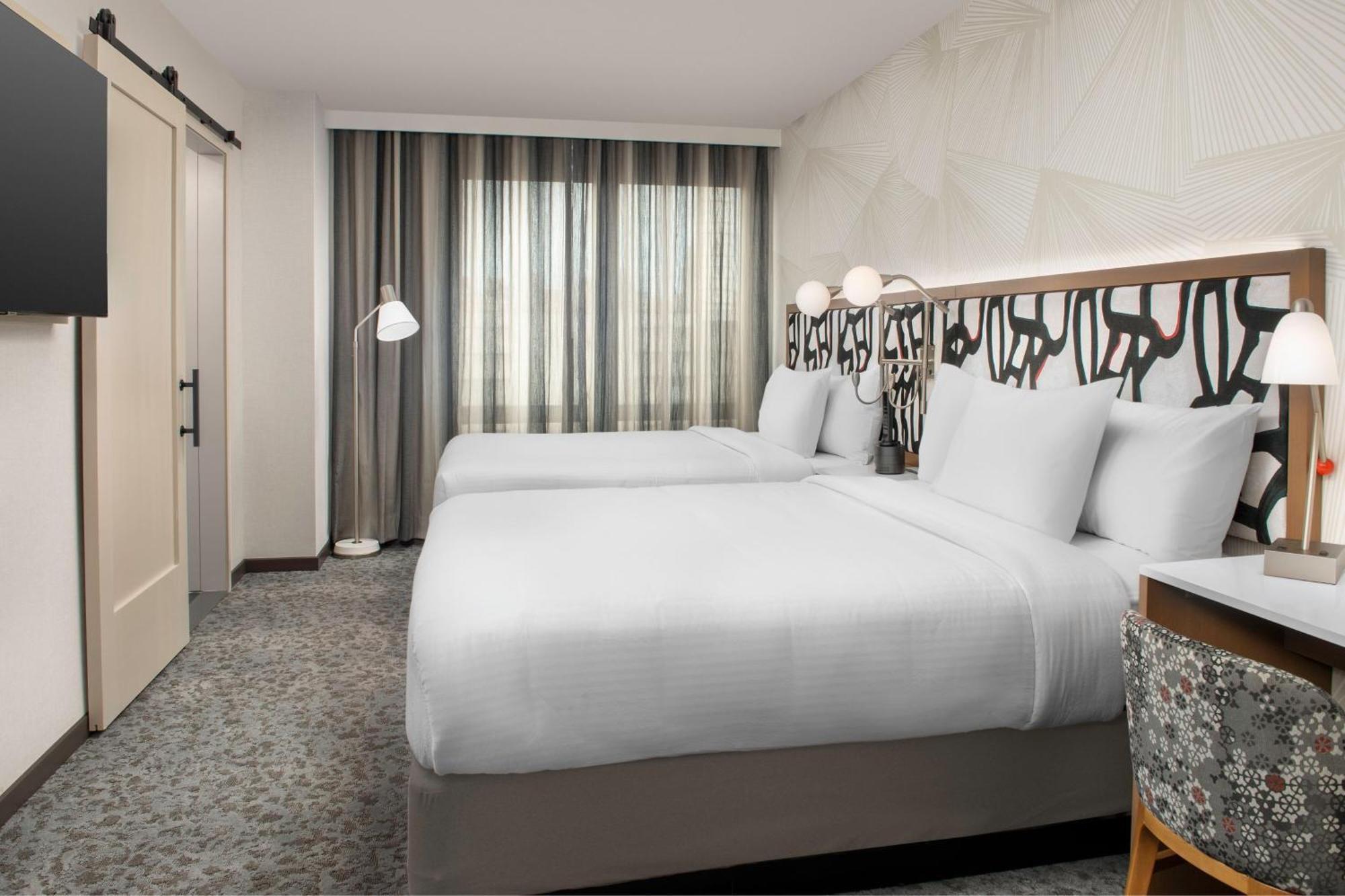 Hotel Springhill By Marriott Queens New York