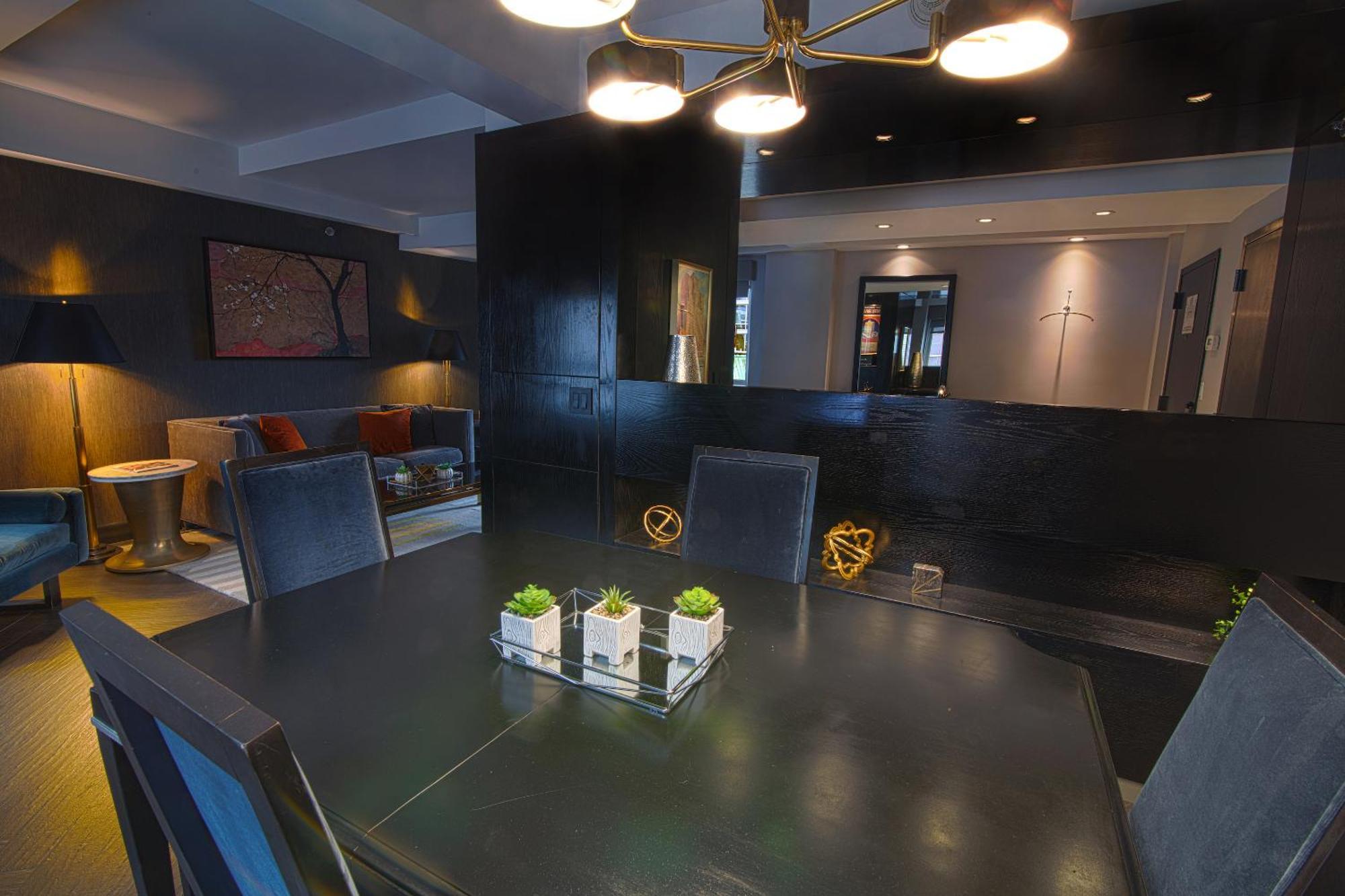 Edison Times Square Hotel 4*