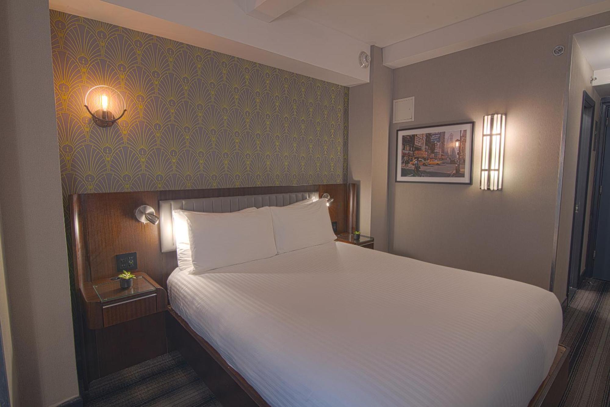 Hotel Edison Times Square 4*