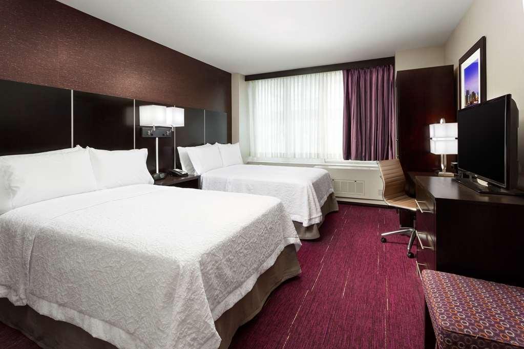 Hampton Times Square 3*