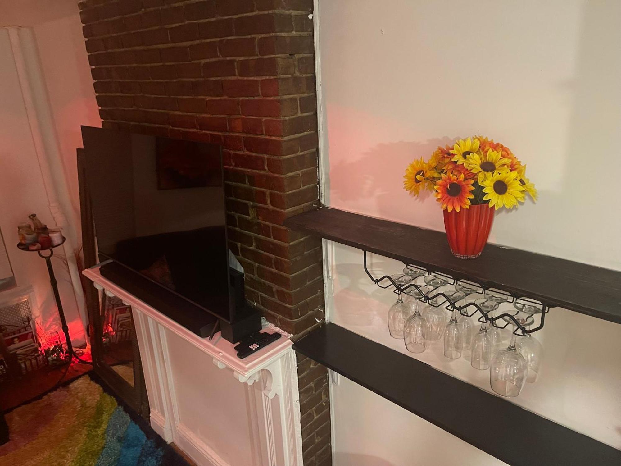 Upper East Side 1 Bedroom Apartment *