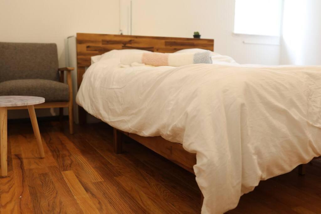 Beautiful & Massive 4 Bdr With Bonus Perks! * New York