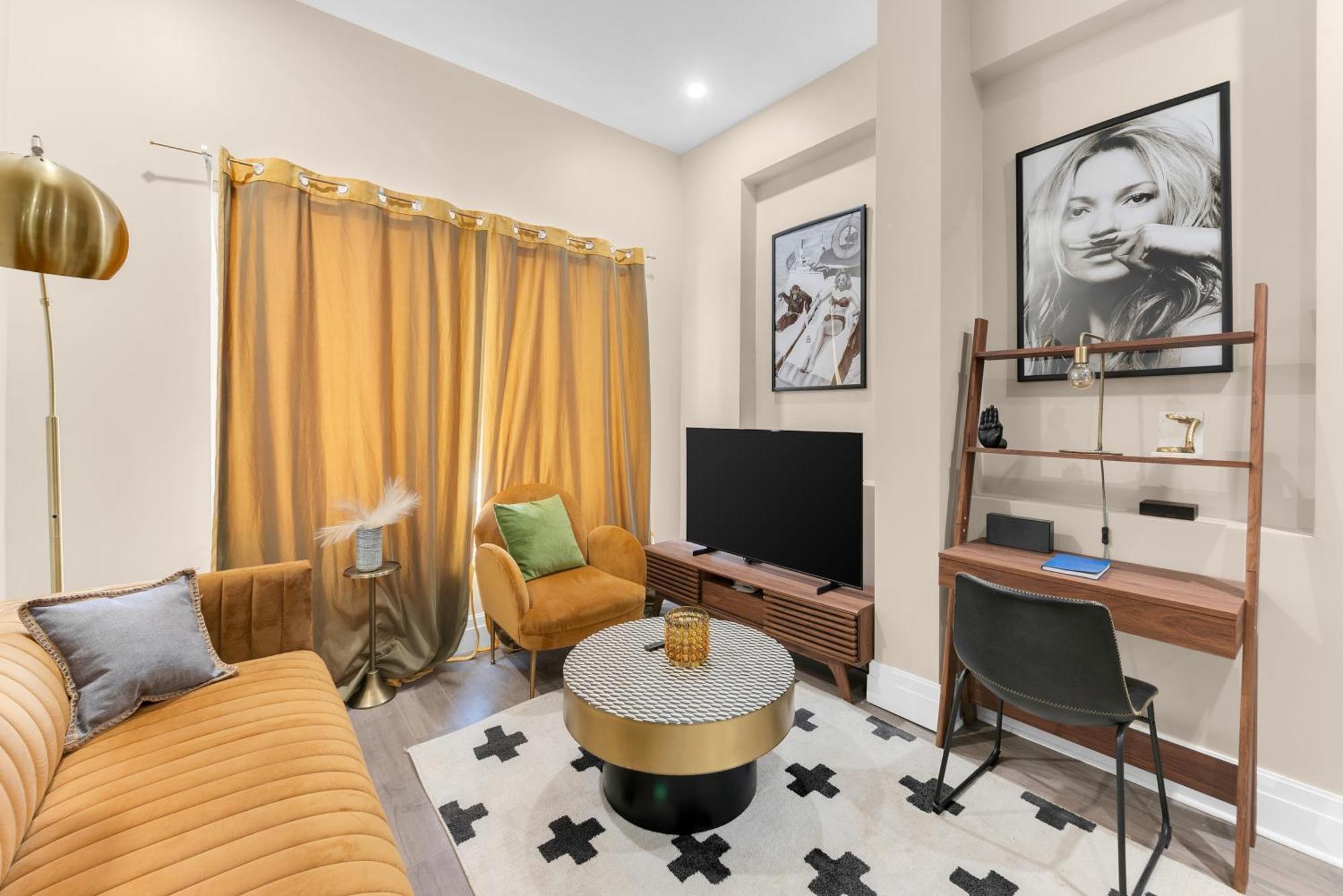 Charming 2br Bkyrd Near Williamsburg Nova York