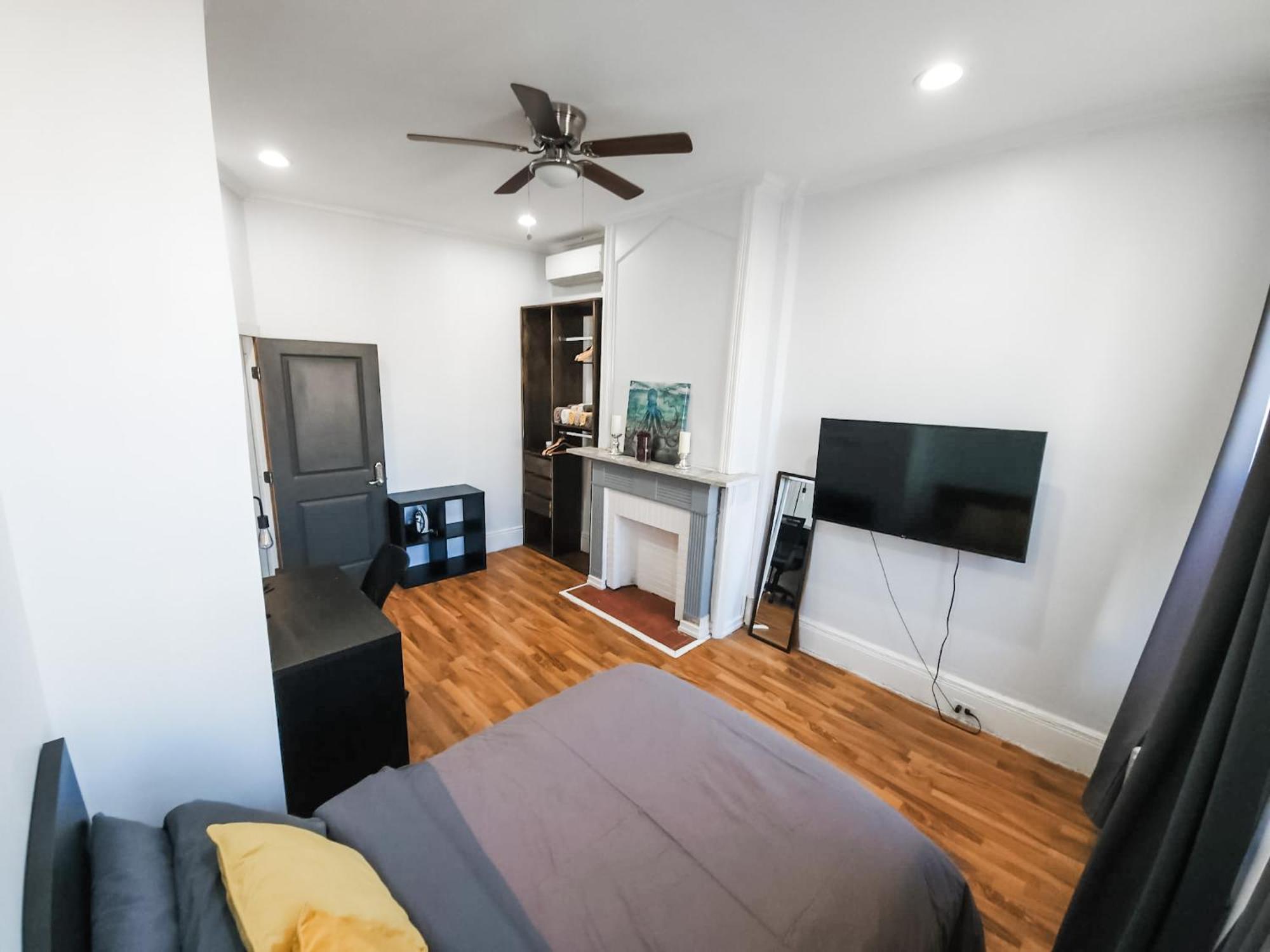 Homestay Historic Bushwick, Brooklyn Brownstone