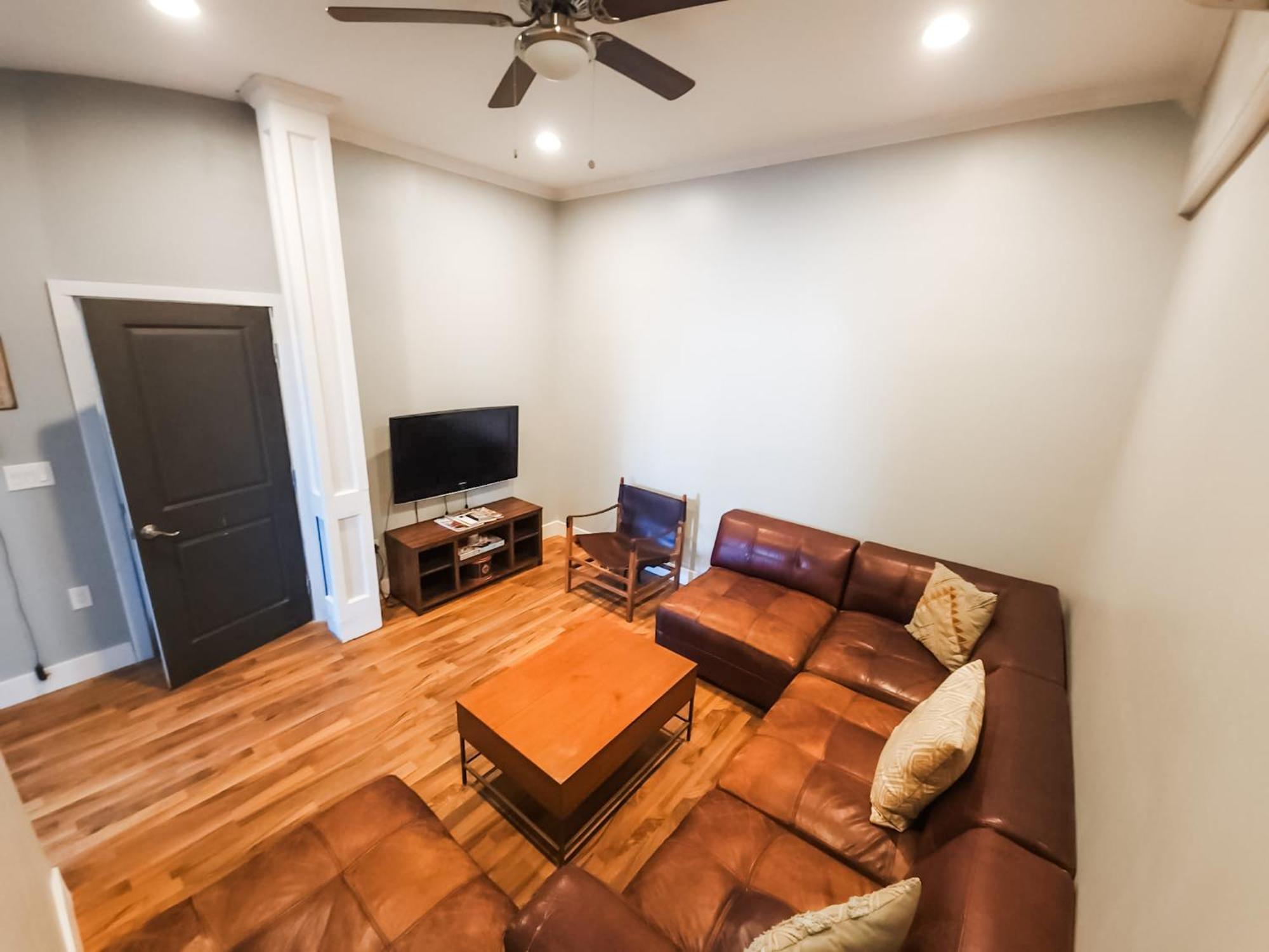 Historic Bushwick, Brooklyn Brownstone Homestay New York