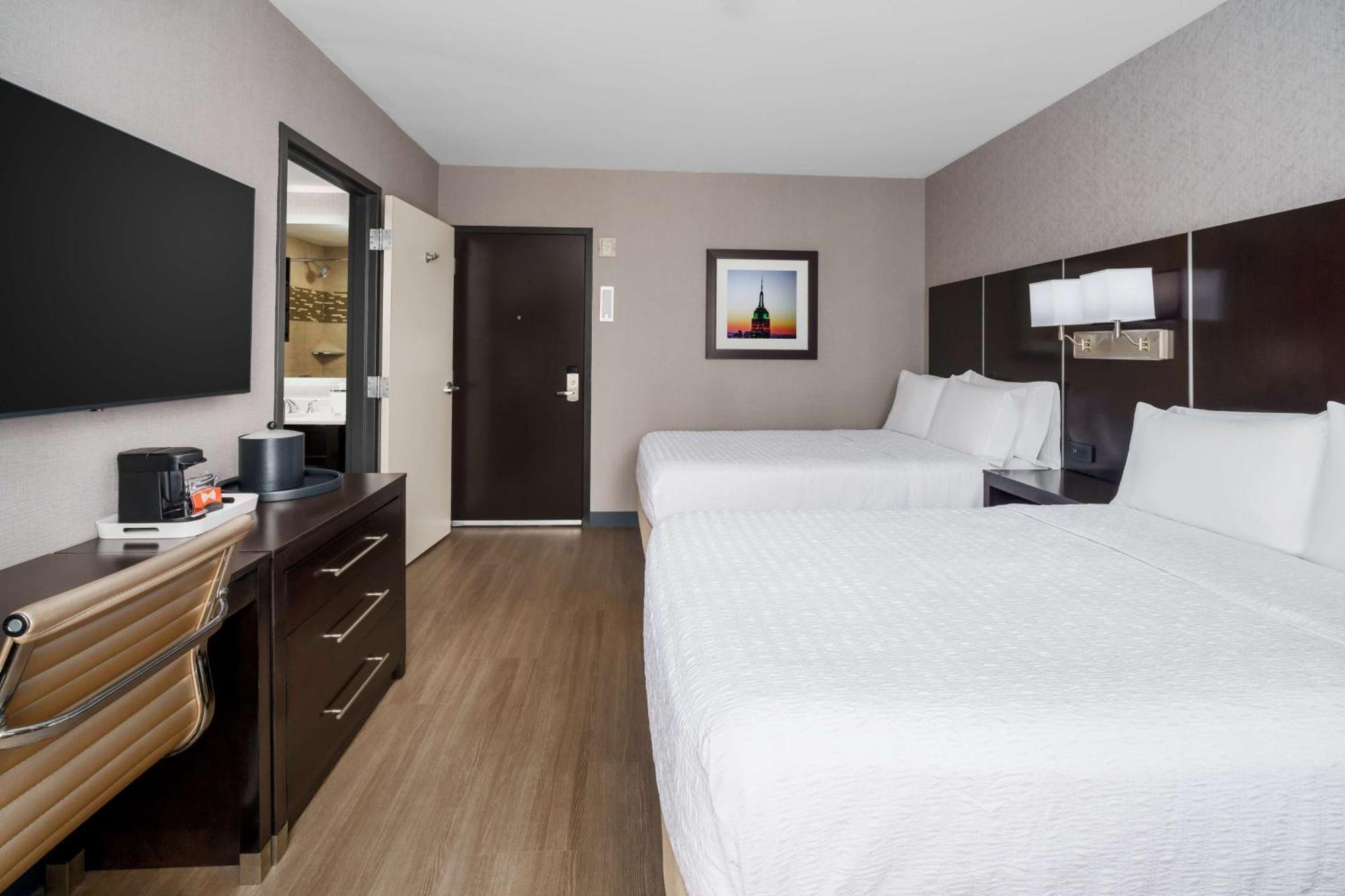 Hampton Times Square Hotel