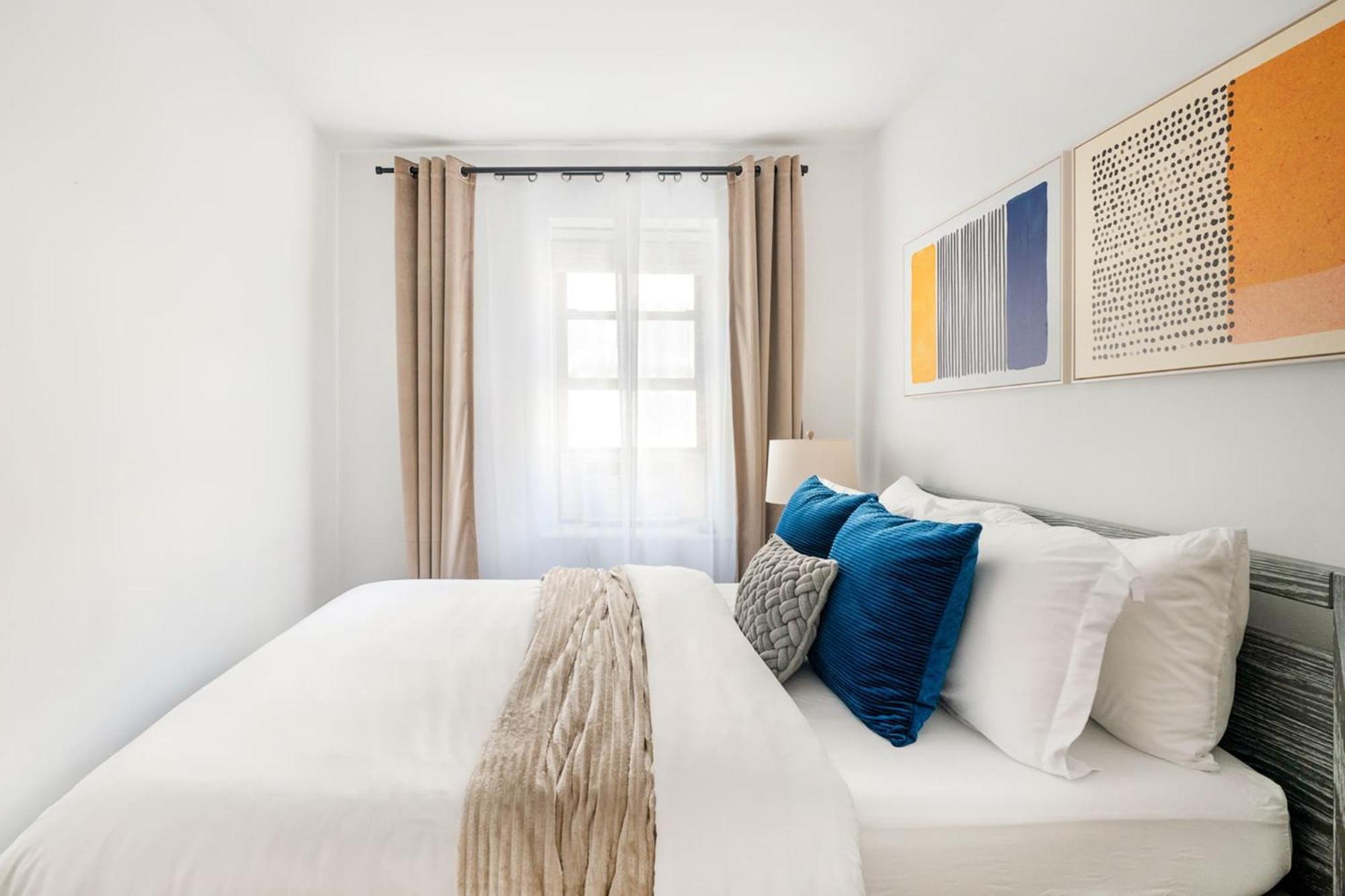 350-1a Gramercy New 1br Sleeps4 Newly Furnished *