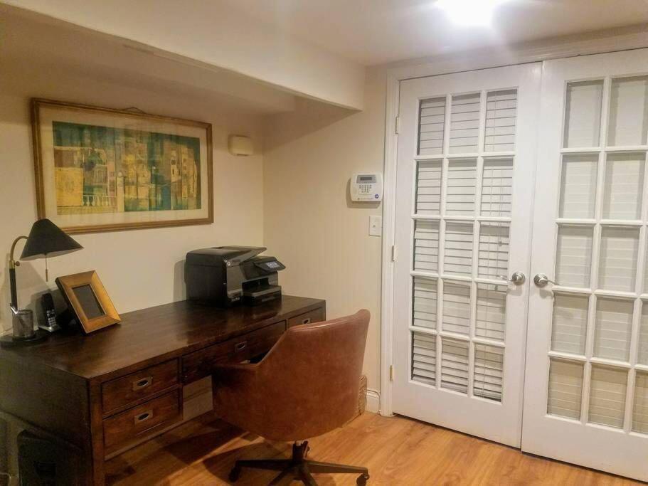A Charming 4 Bd Garden Oasis Brick Townhouse Apartment