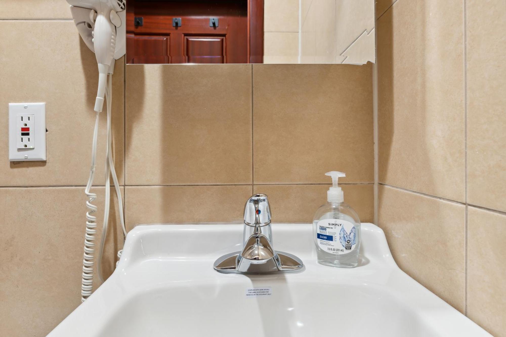 2 Bedroom Cozy Next To Rockefeller Center Apartment