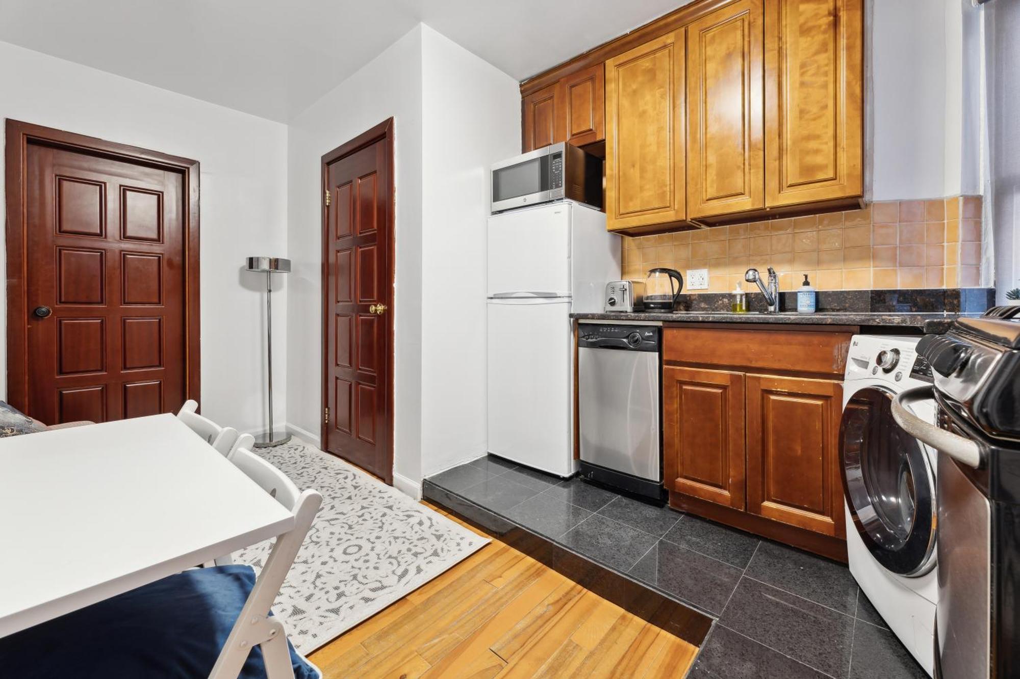 Apartment 2 Bedroom Cozy Next To Rockefeller Center New York