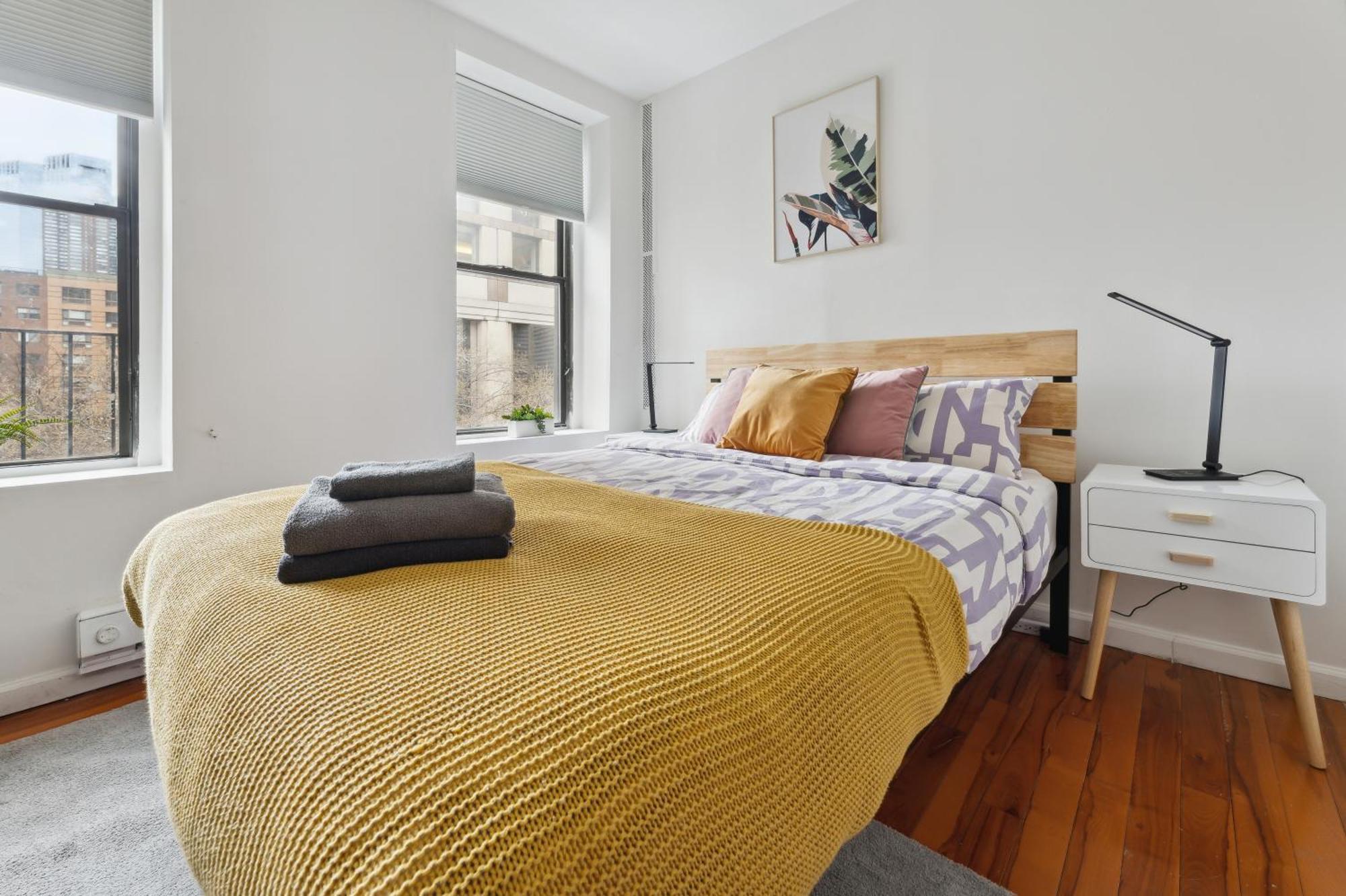 2 Bedroom Cozy Next To Rockefeller Center Apartment *