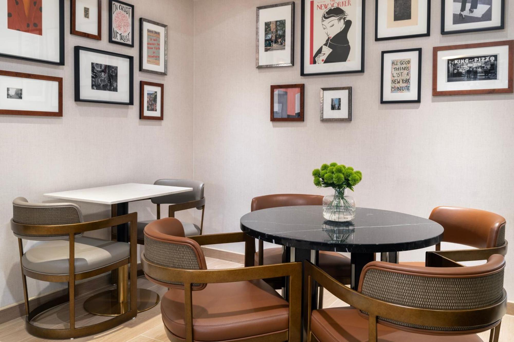 Courtyard By Marriott Manhattan / Soho