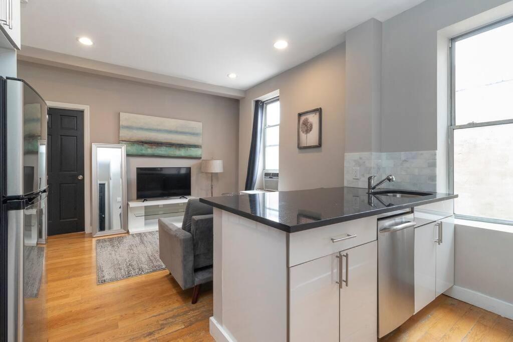 Renovated Lower East Side 2br 1ba Washer Dryer * New York