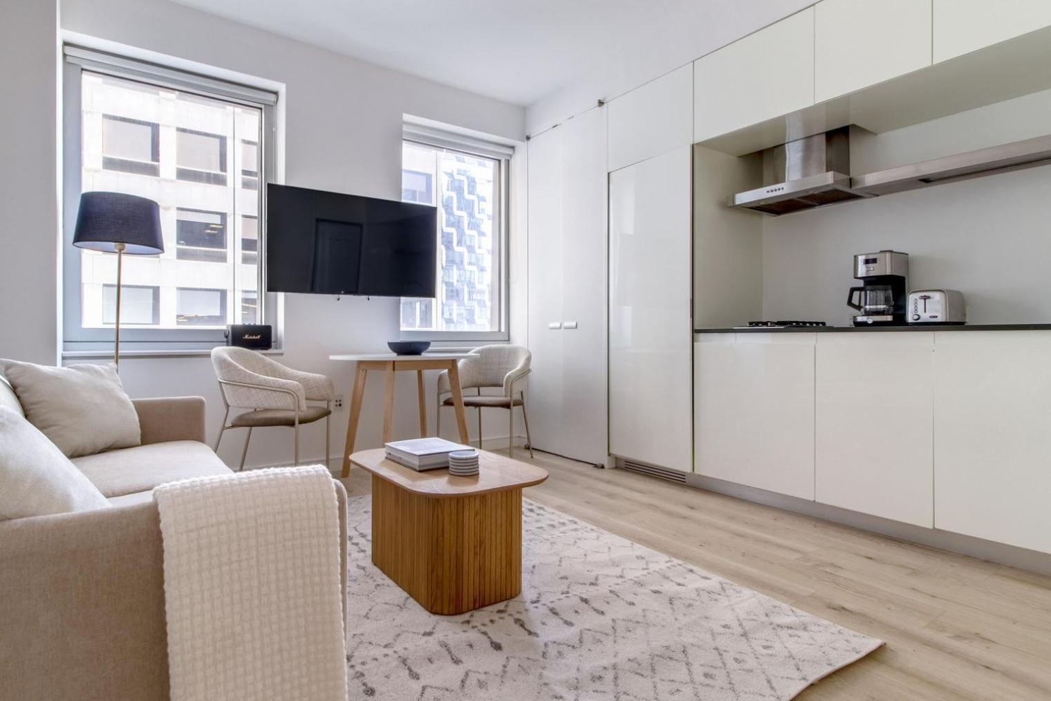 Midtown West 1br W Gym Wd Nr Bryant Park Nyc-1380 Apartment *