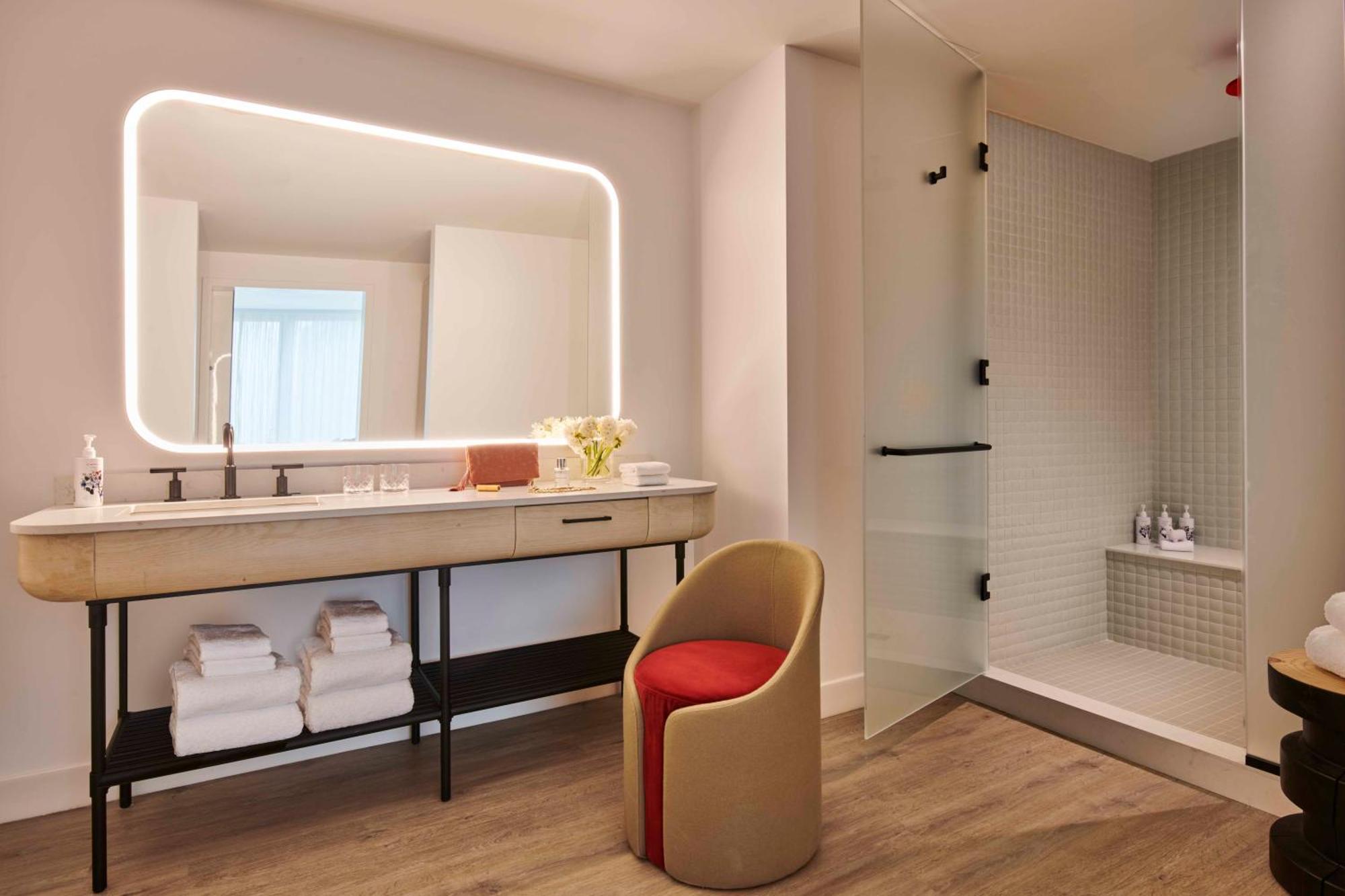 Hotel Virgin 4*