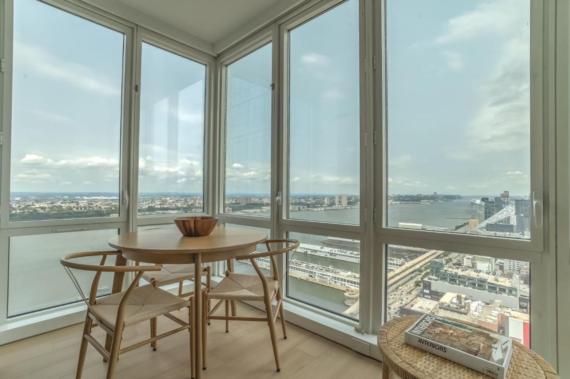 2bd2bth Hidden Gem Lux Views Apartment New York