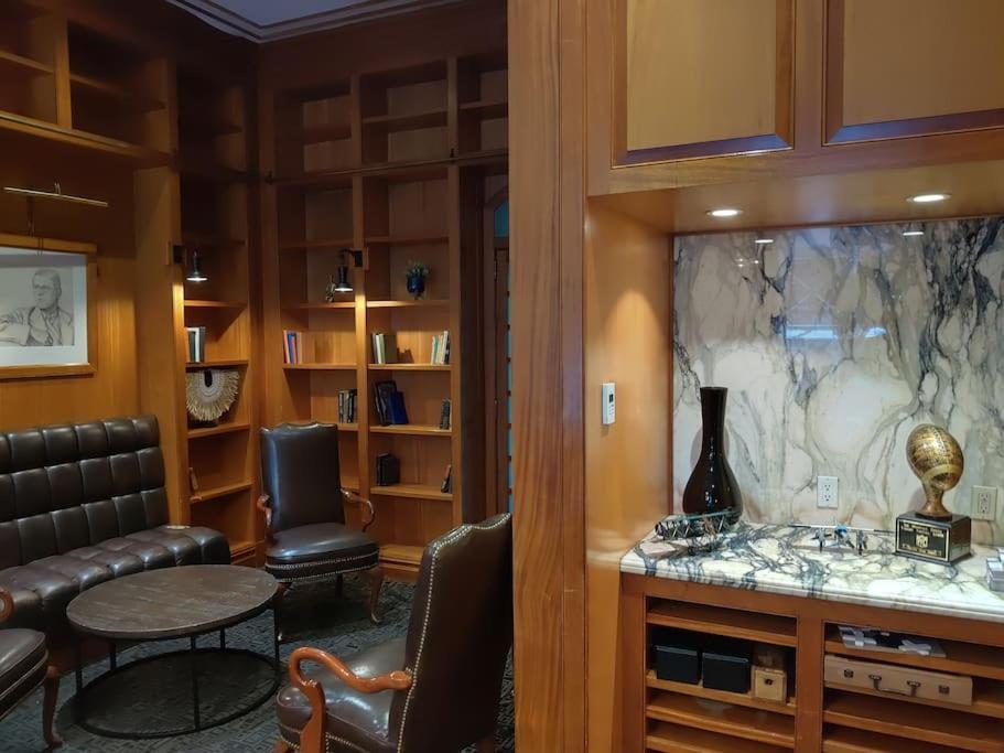 Penthouse Studio At The Mansfield Apartment *