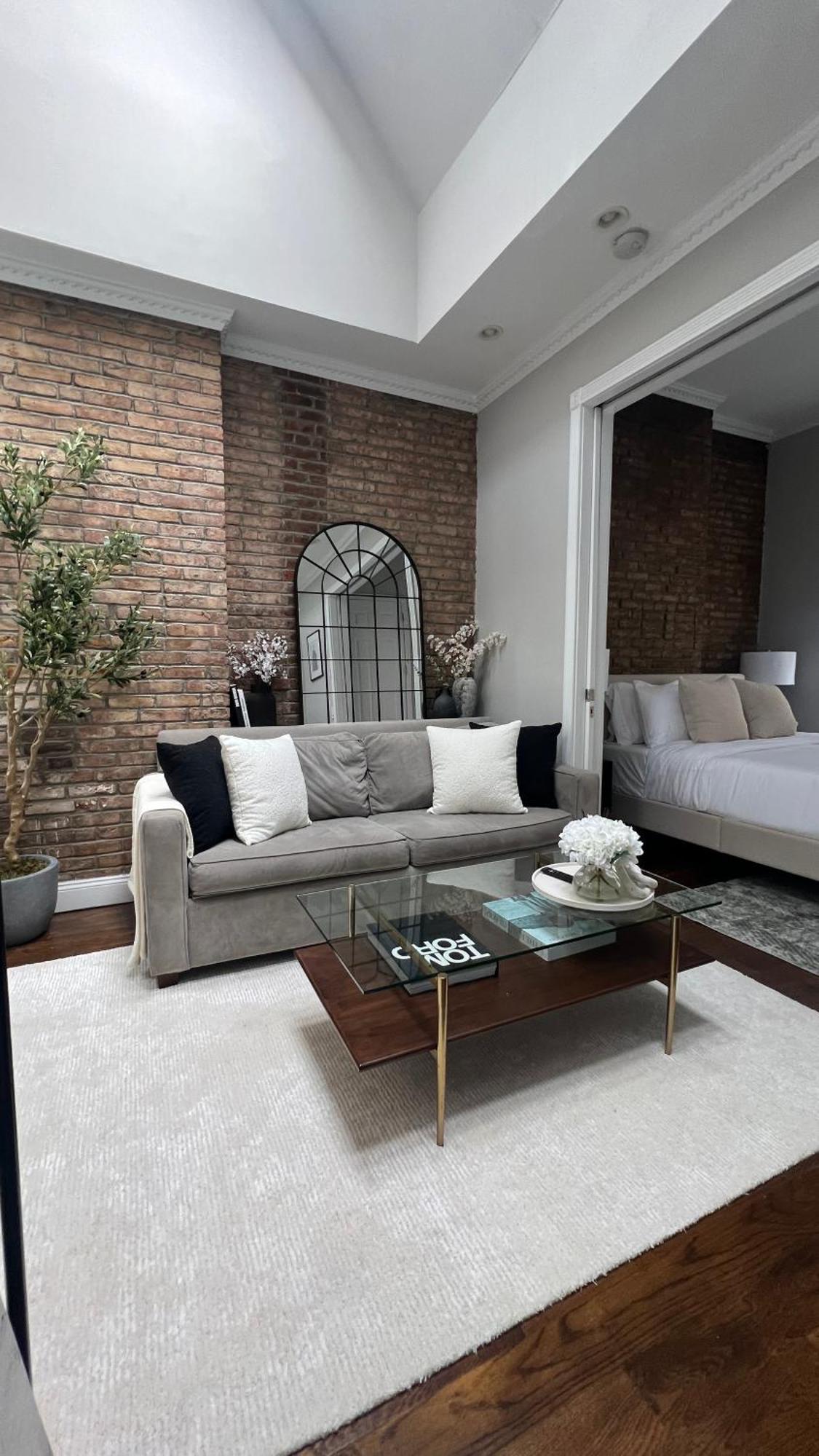 Gorgeous Exposed Brick 1 Bedroom Private Roof Deck! * New York