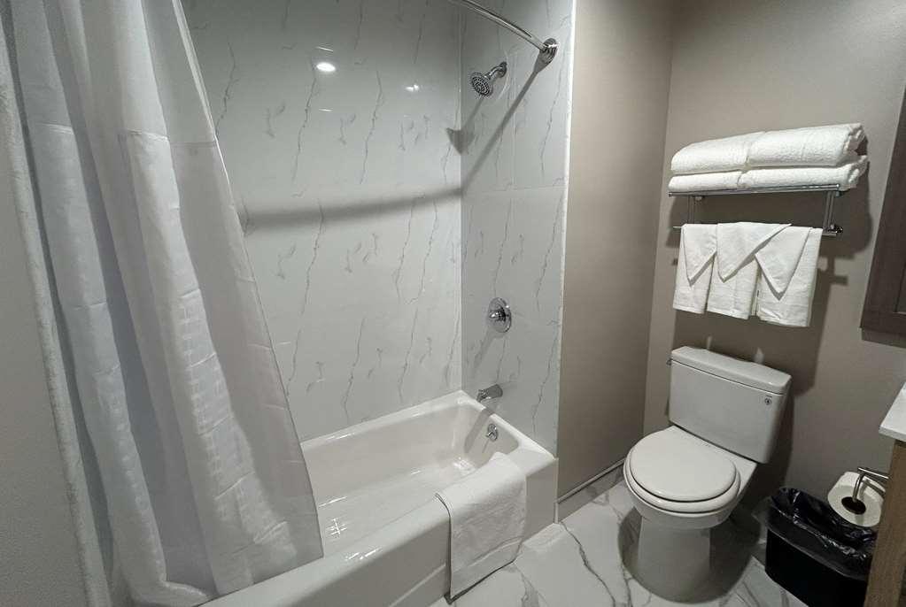 Days By Wyndham Staten Island *