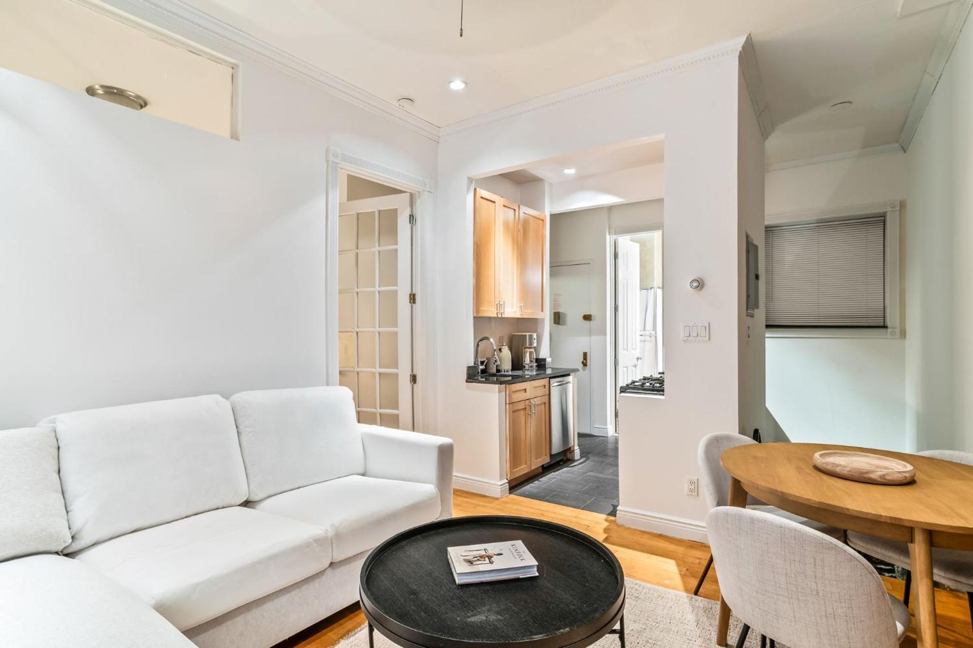 Apartment Cute 3bd 2bath *