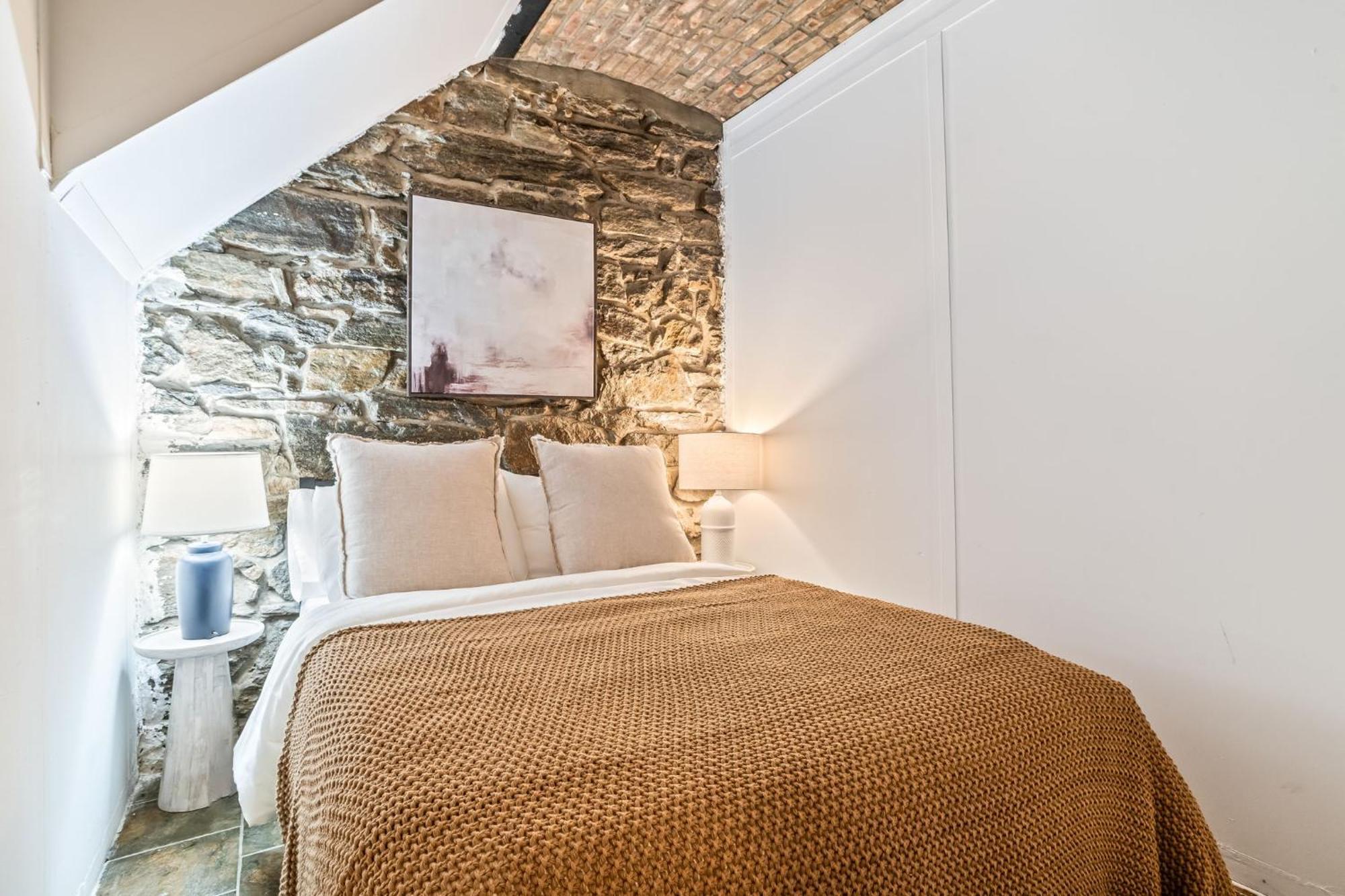 Cute 3bd 2bath Apartment *
