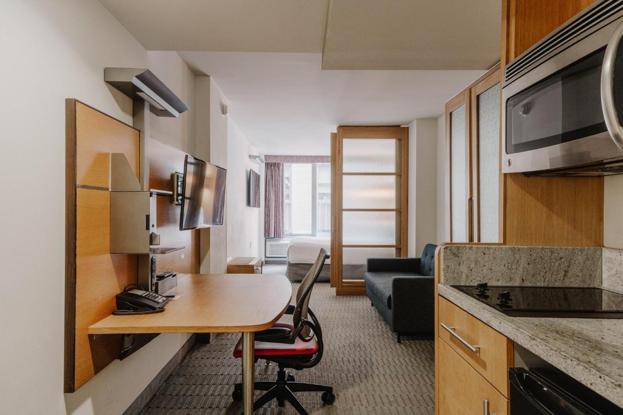The Jewel Hotel, Hotel 4*
