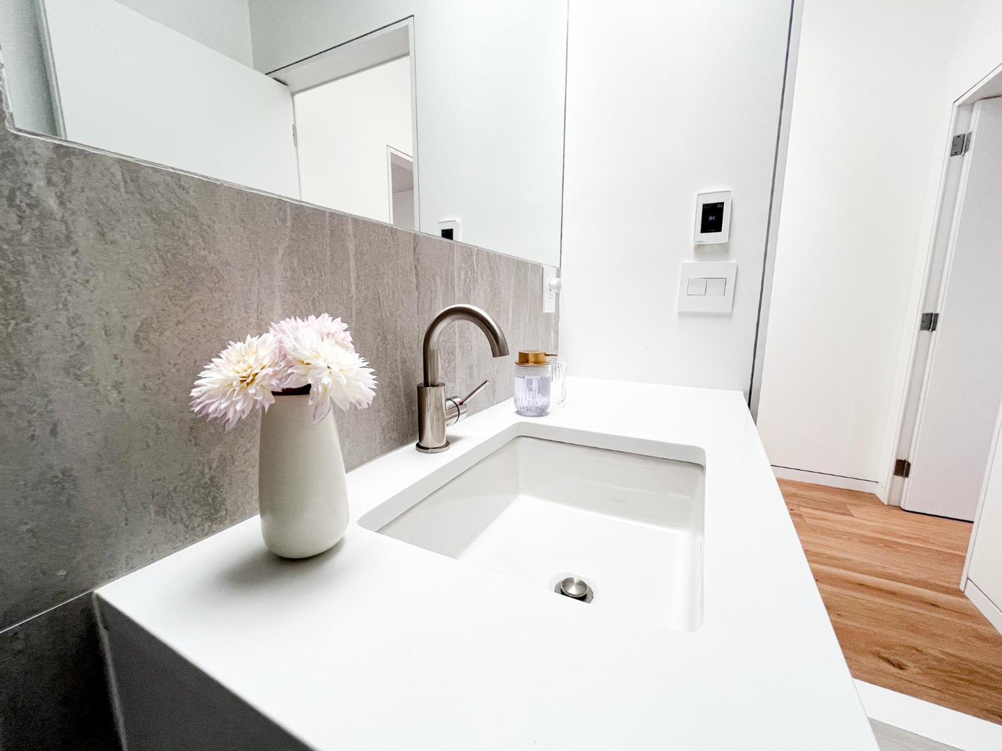 Modern, Charming, Spacious 3-bedroom Retreat In Brooklyn With Rem-casa Apartment