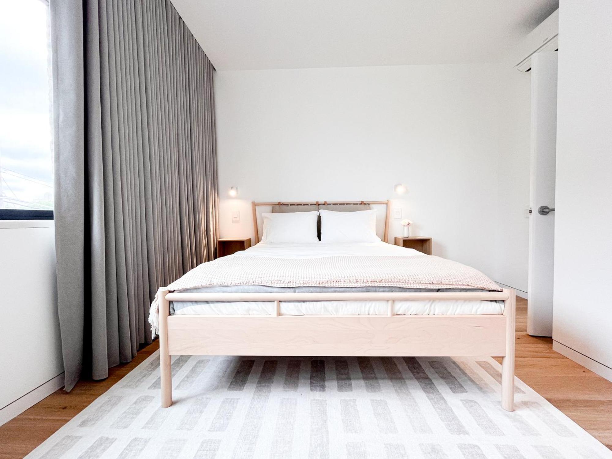 Modern, Charming, Spacious 3-bedroom Retreat In Brooklyn With Rem-casa Apartment *