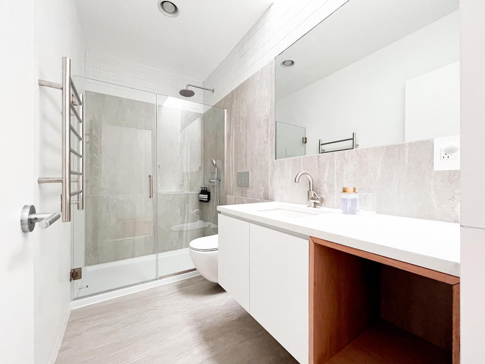 Modern, Charming, Spacious 3-bedroom Retreat In Brooklyn With Rem-casa