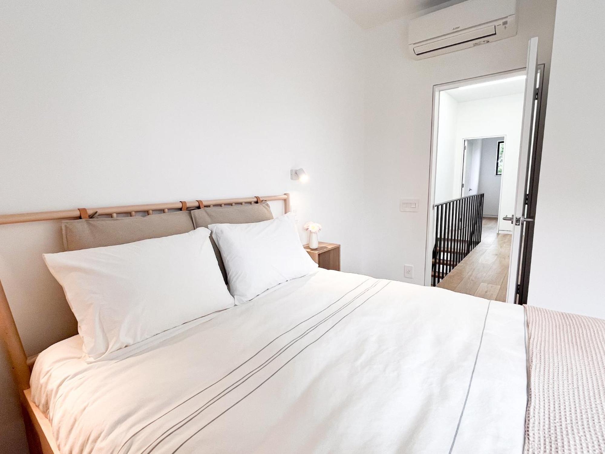 Apartment Modern, Charming, Spacious 3-bedroom Retreat In Brooklyn With Rem-casa New York