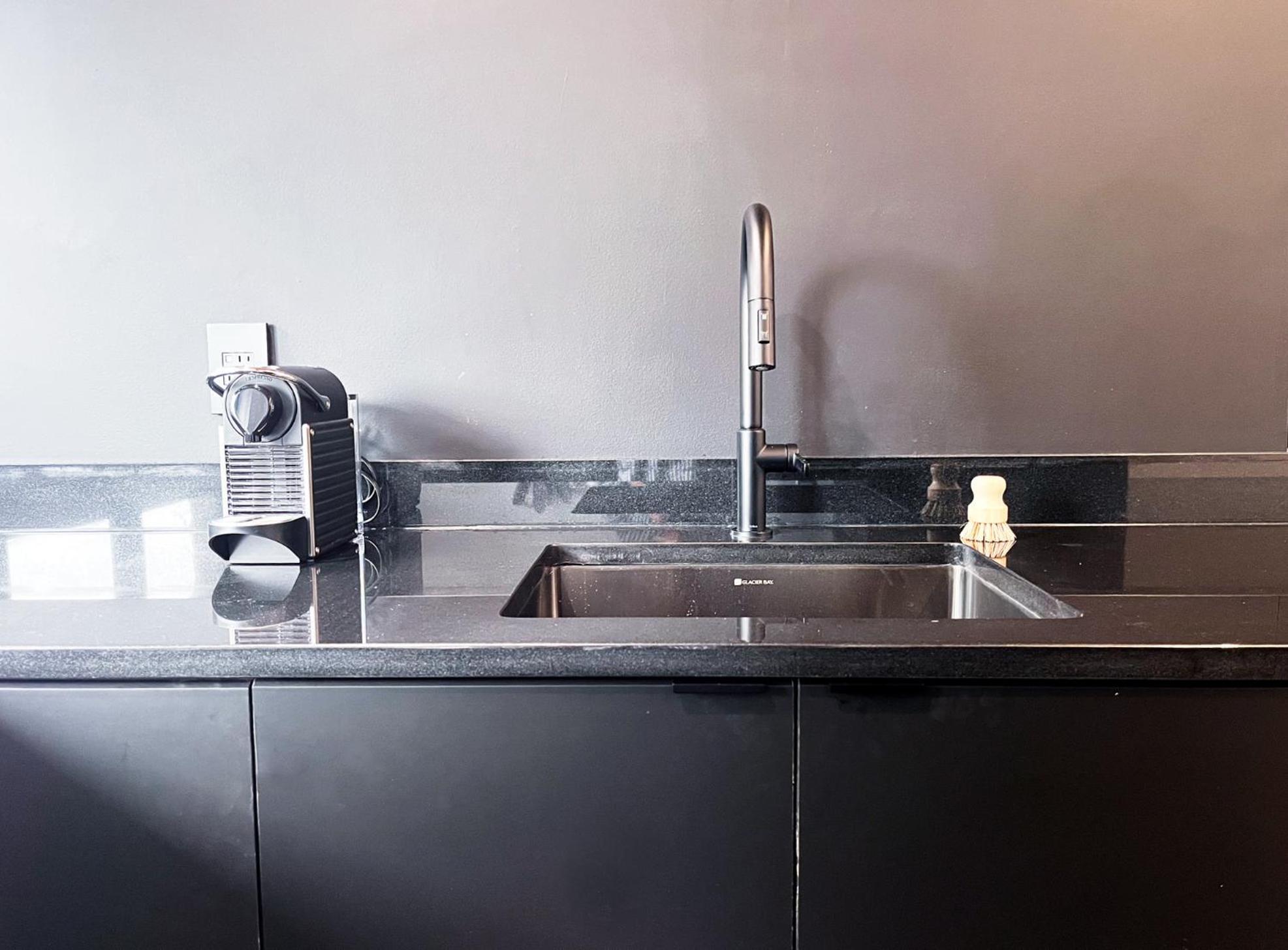 Modern, Charming, Spacious 3-bedroom Retreat In Brooklyn With Rem-casa Apartment *