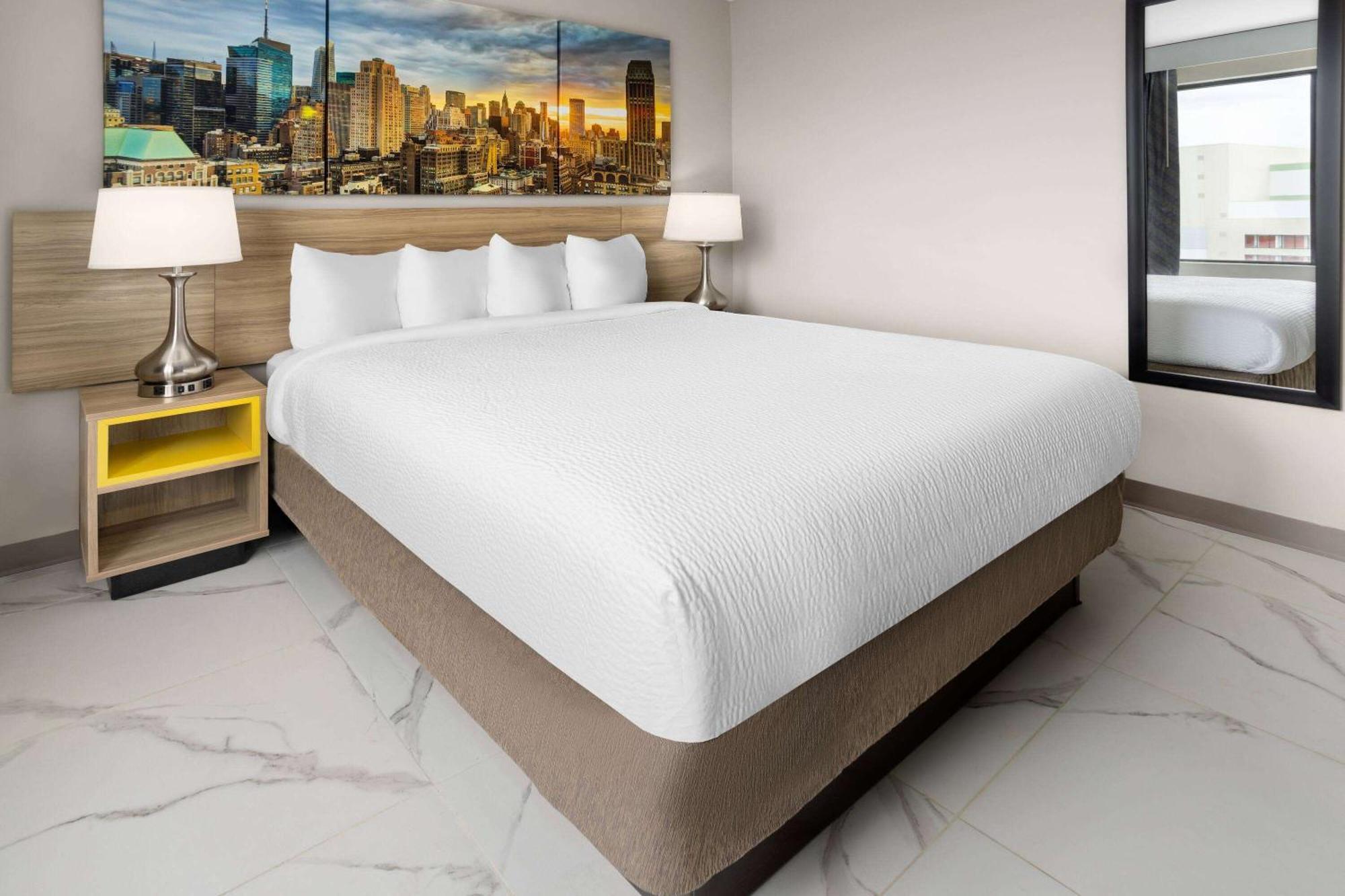 Days By Wyndham Staten Island * New York