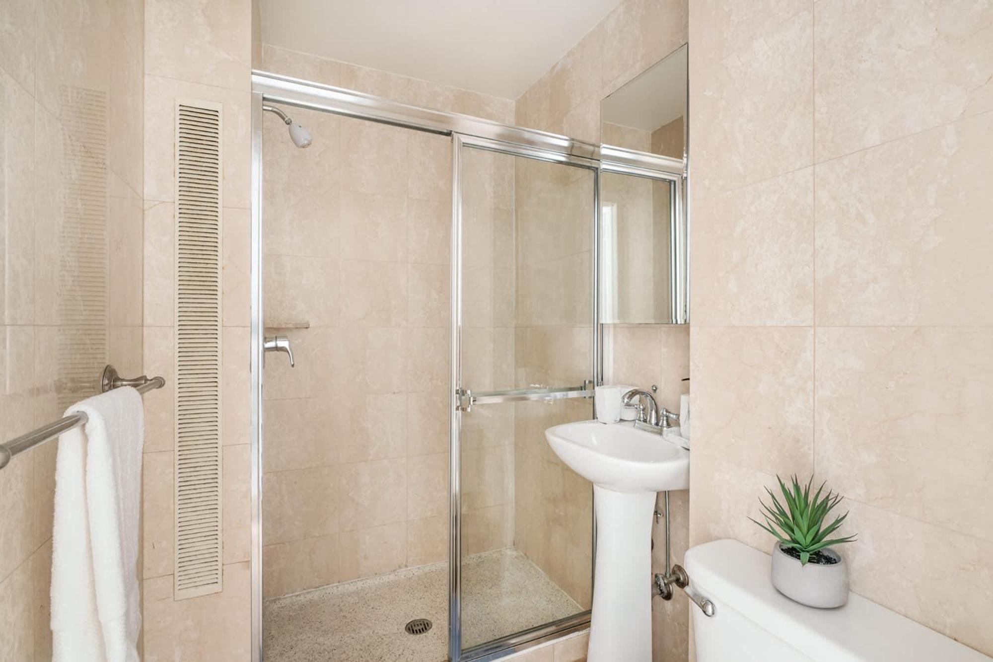 Apartamento 73-304 Newly Reno Uws Doorman Gym Laundry *
