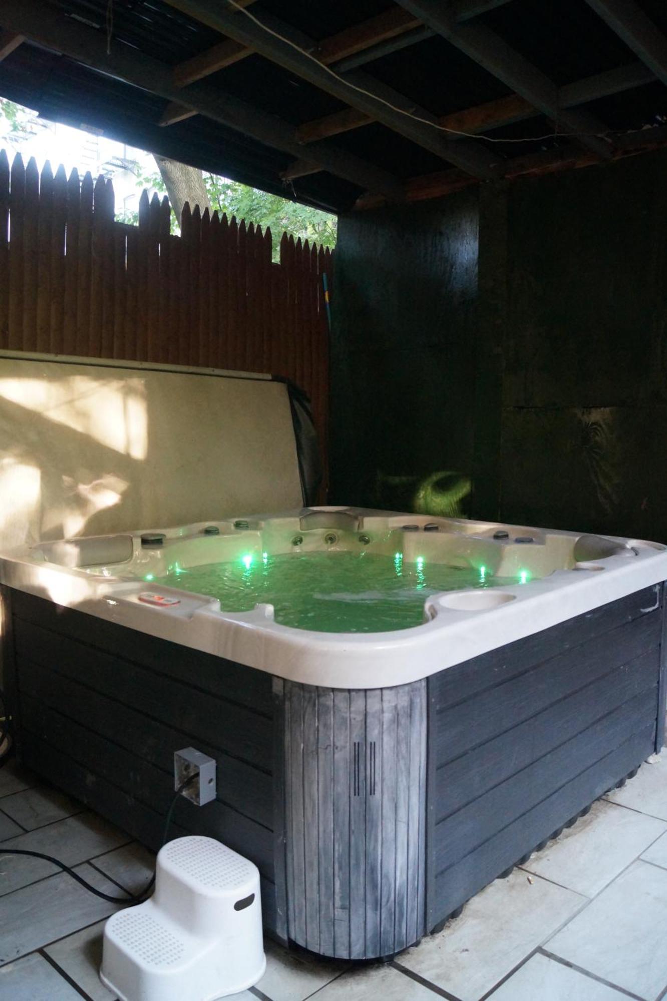 Macaw Hostel New York