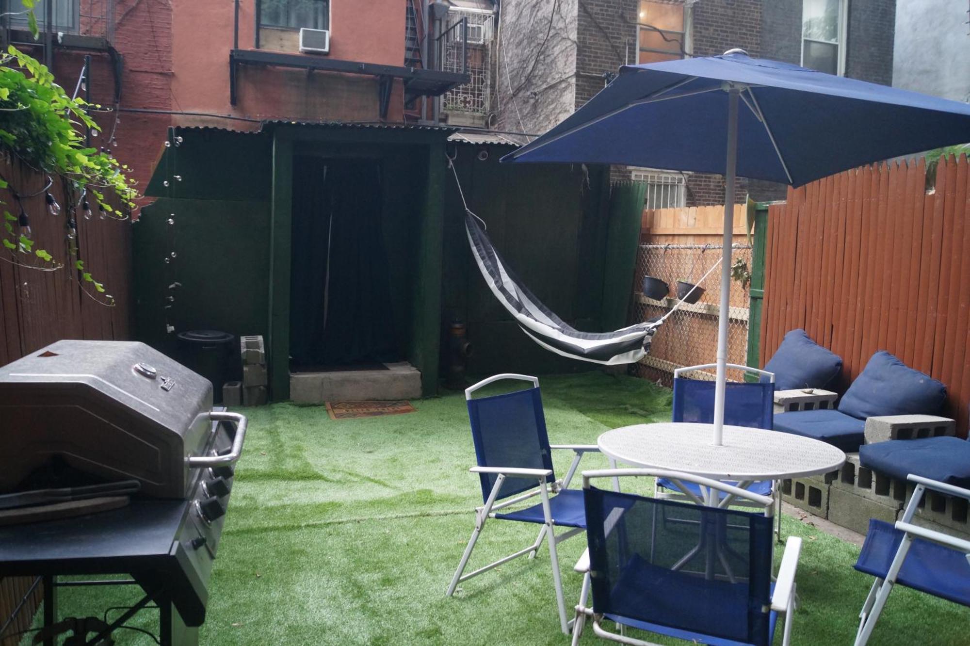 Macaw Hostel *
