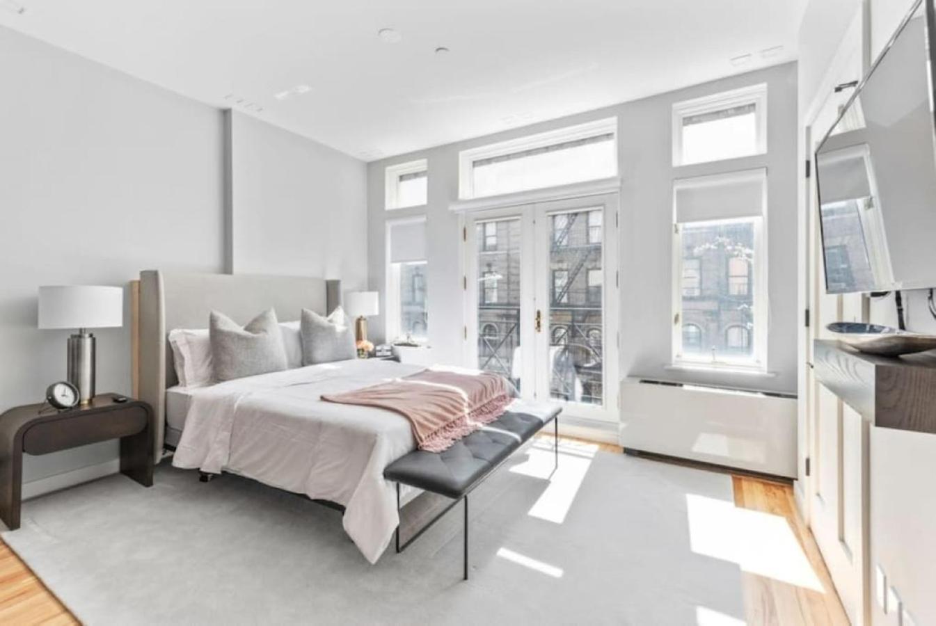 Luxe W Juliet Balcony In Upper East * New York