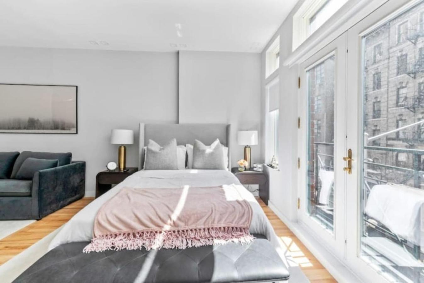 Hotel Luxe W Juliet Balcony In Upper East