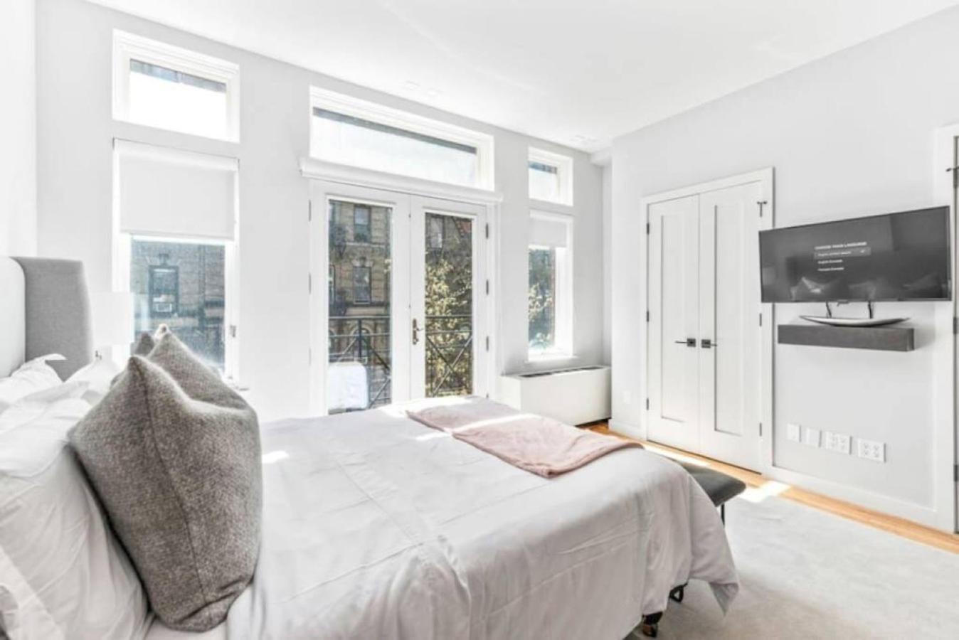 Luxe W Juliet Balcony In Upper East