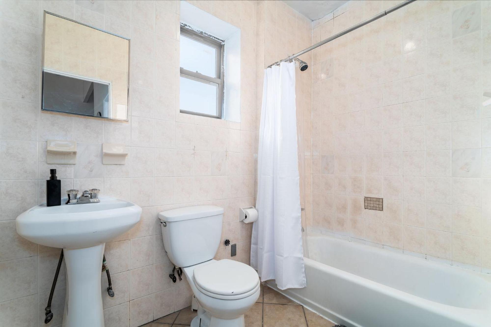 Apartment Spacious 3br 2ba In East Harlem - Near Park