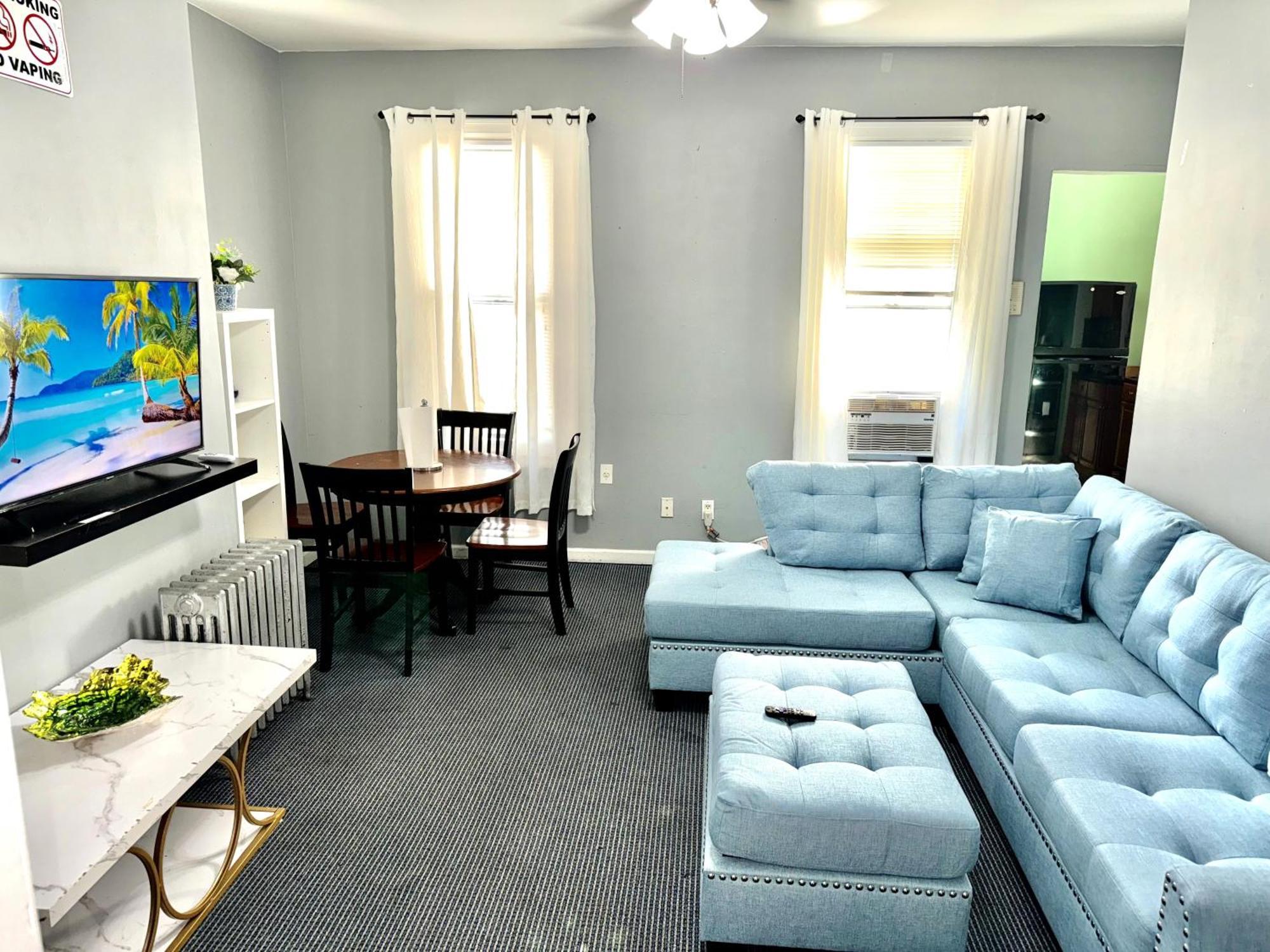 Manhattan 10 Minutes, Lic 3 Bedrooms Huge Apt Apartment New York