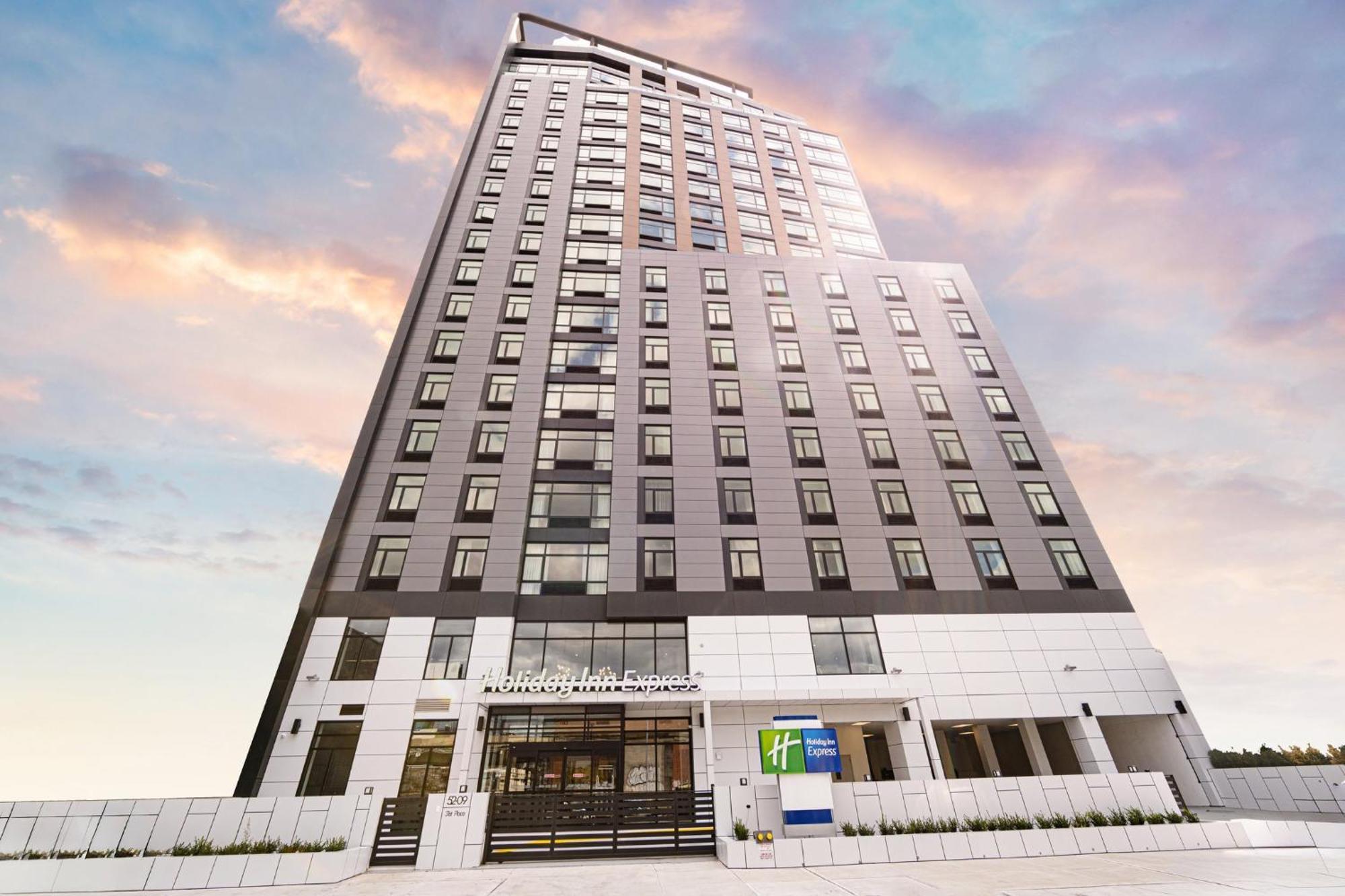Express Long Island E - By Ihg New York