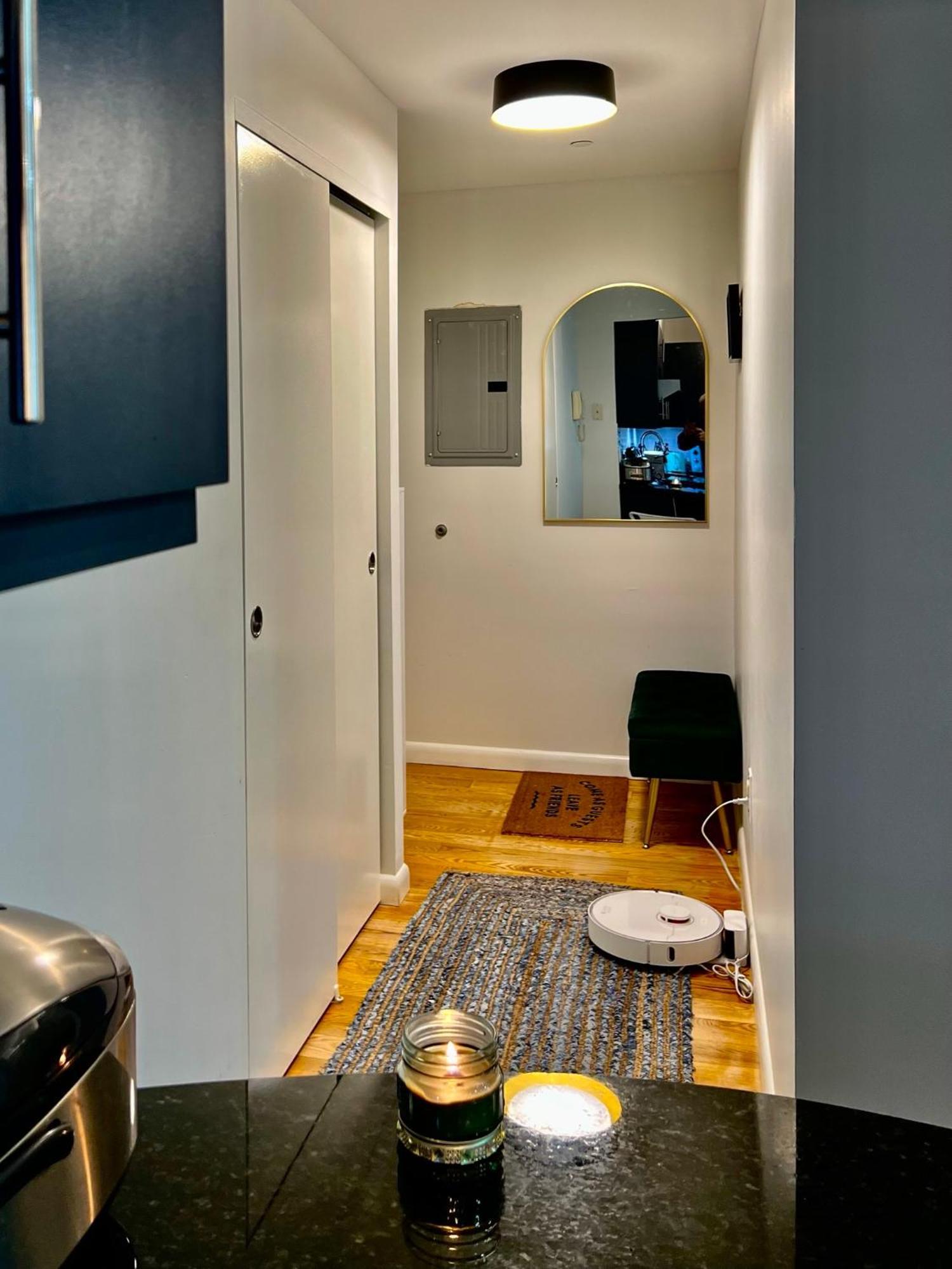 Cozy In Apartment *