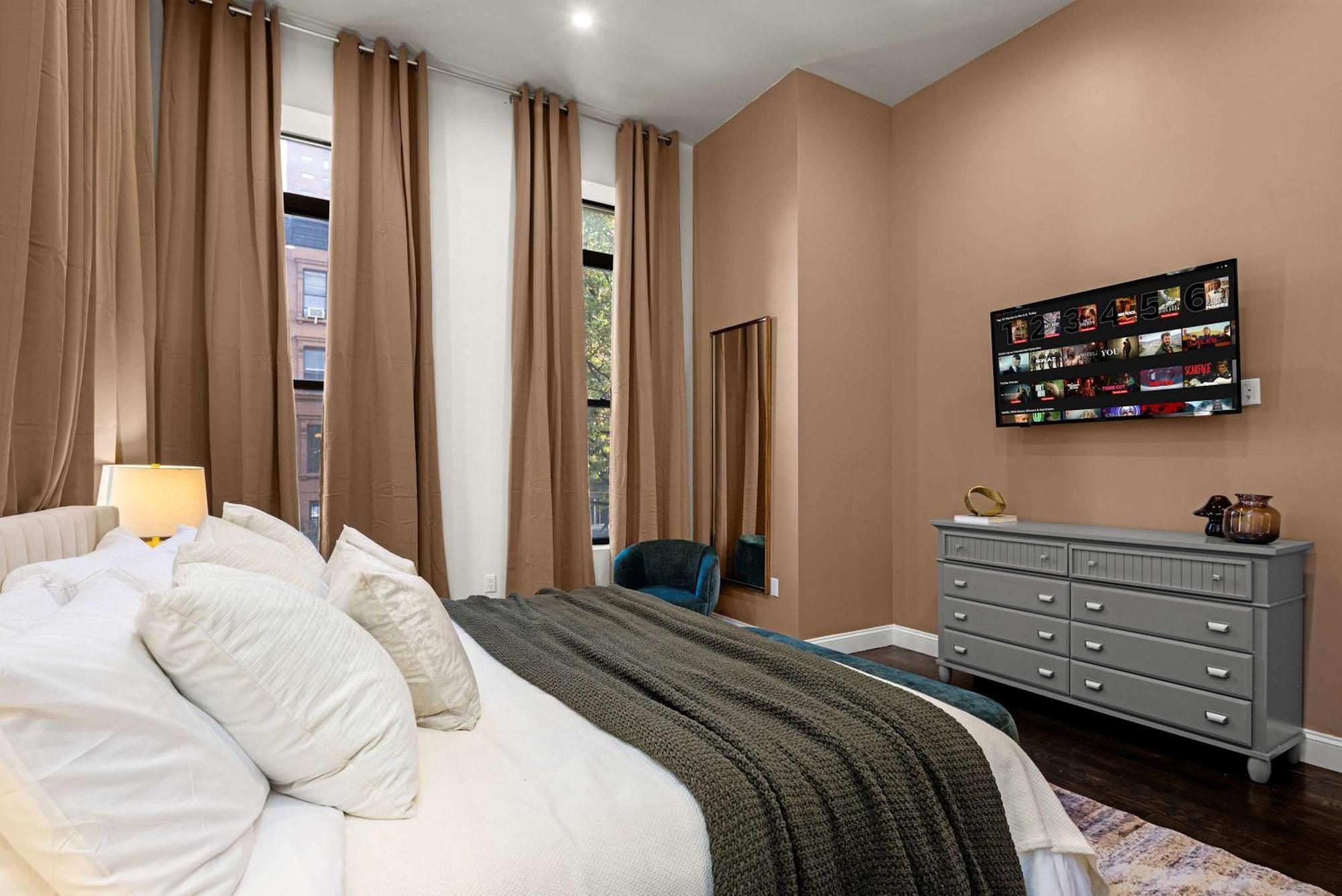 Apartment Luxe Harlem Retreat 3br Designer W Parking New York