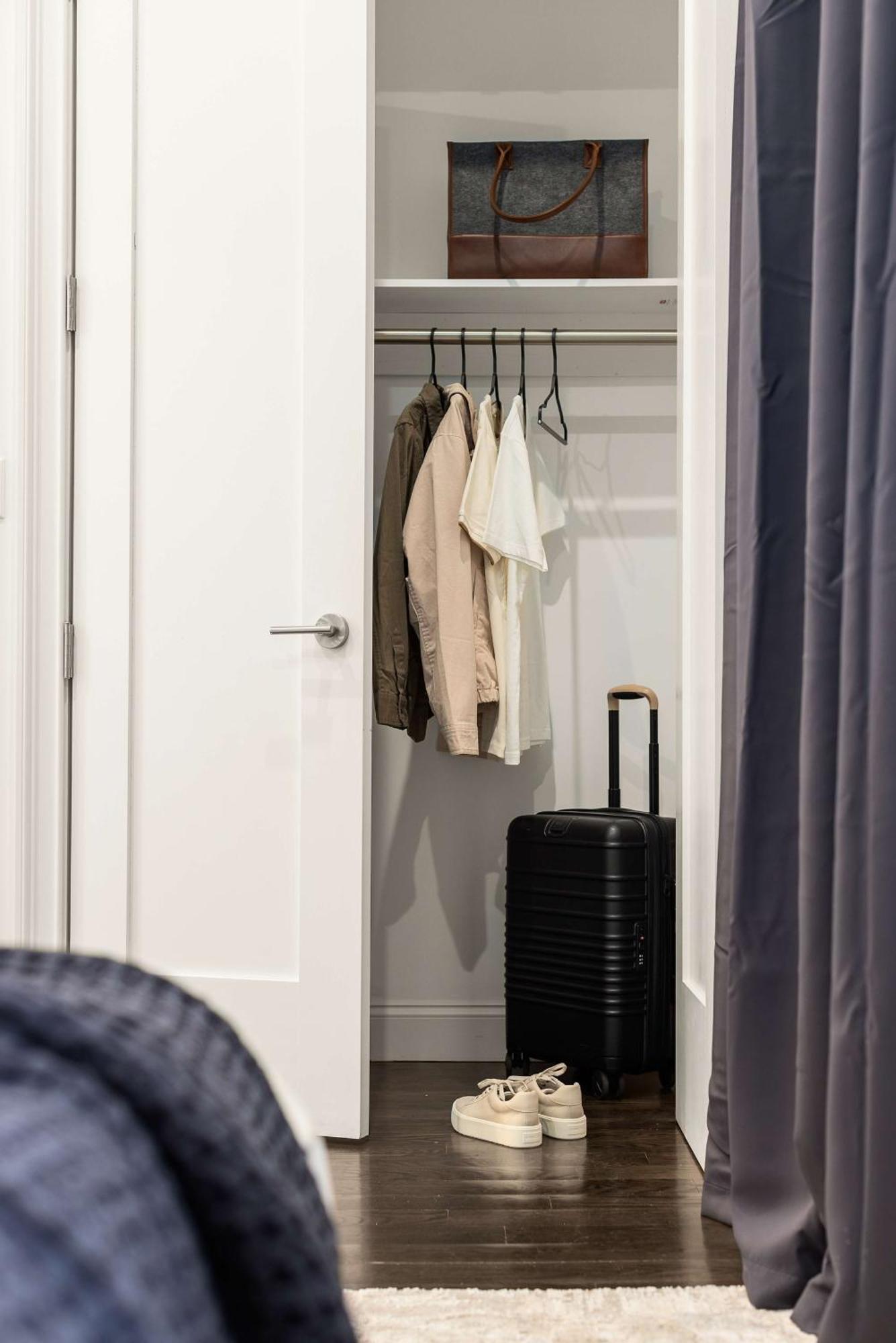 Apartment Luxe Harlem Retreat 3br Designer W Parking