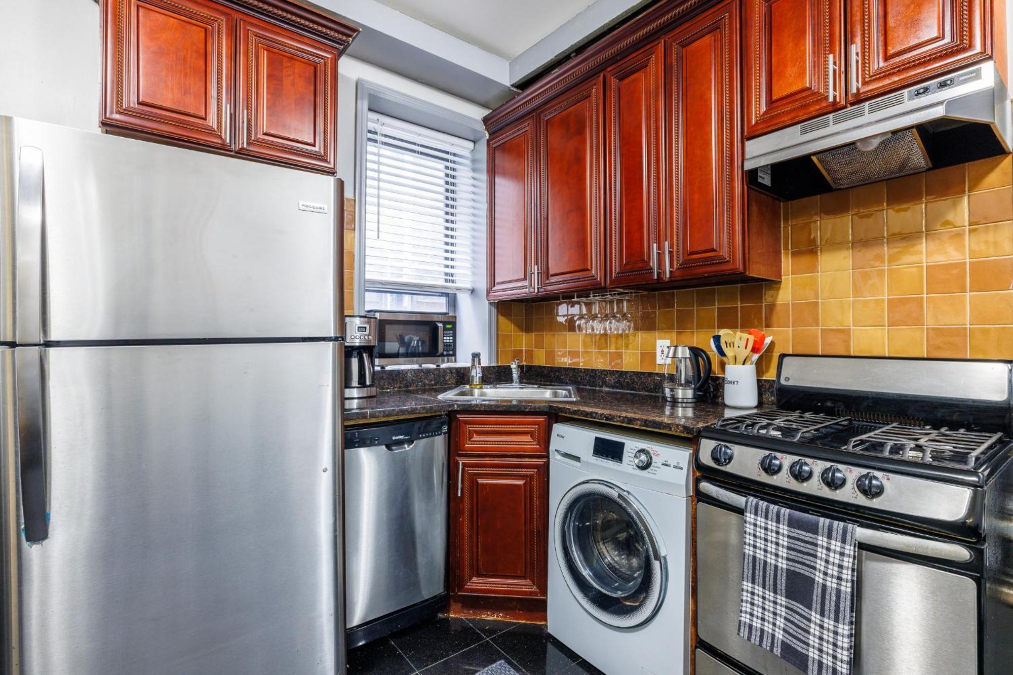 Inspire The Vibrant Energy Of Uws Apartment New York