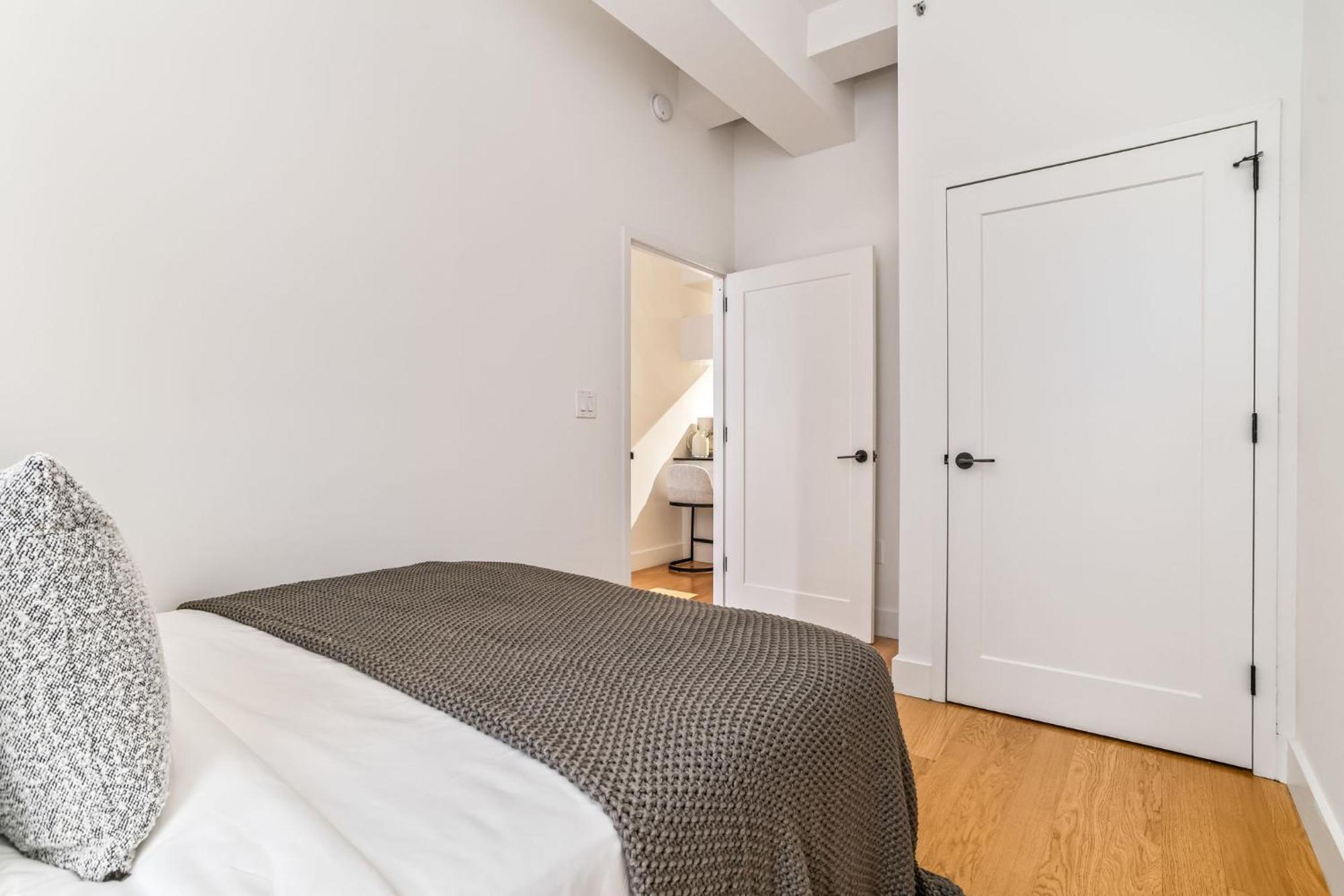 Magnificent 2bdr & 1bth Apartment *