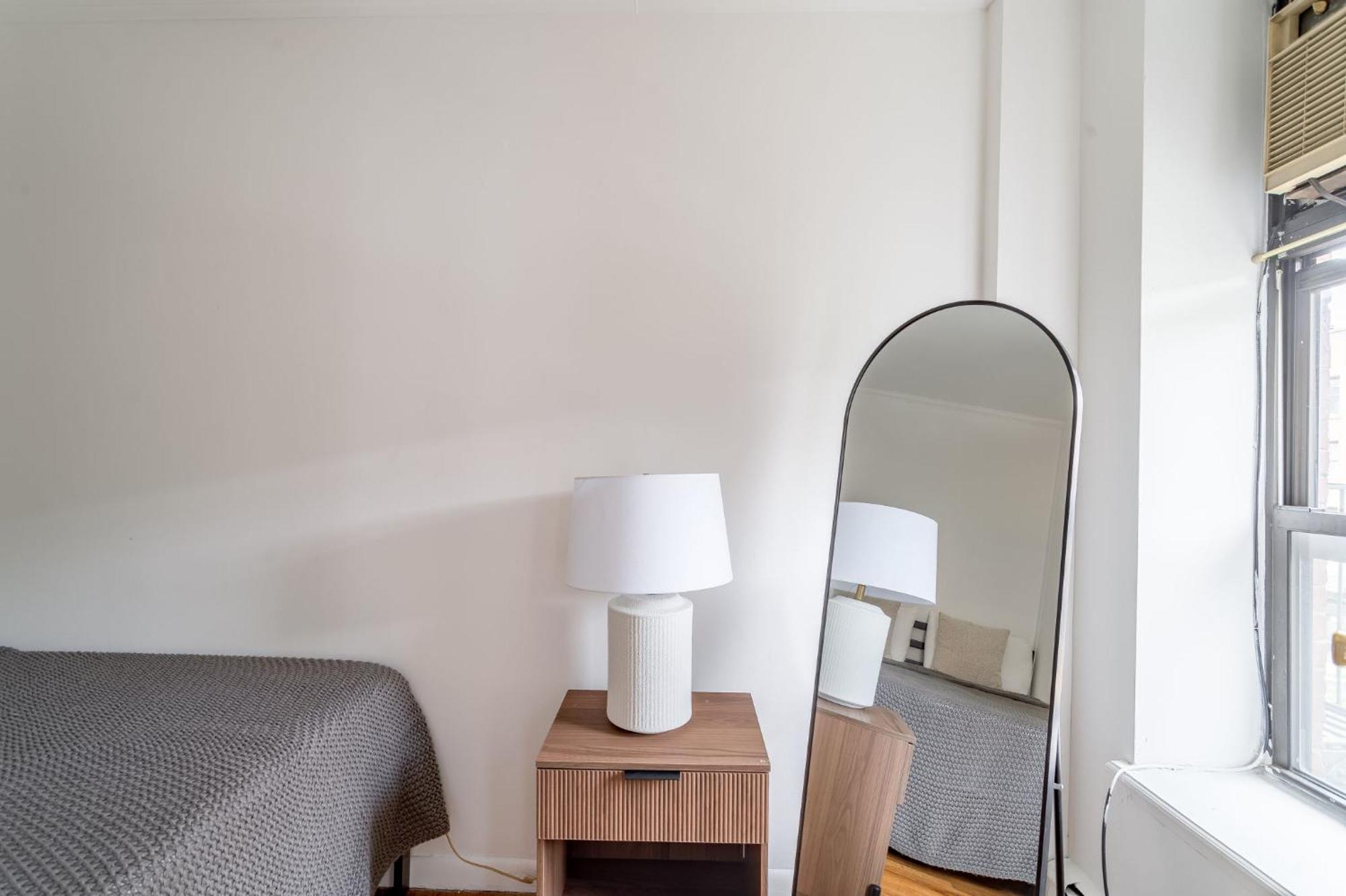 Bright 3br 1ba Retreat In Hells Kitchen Steps From Times Square Nova York