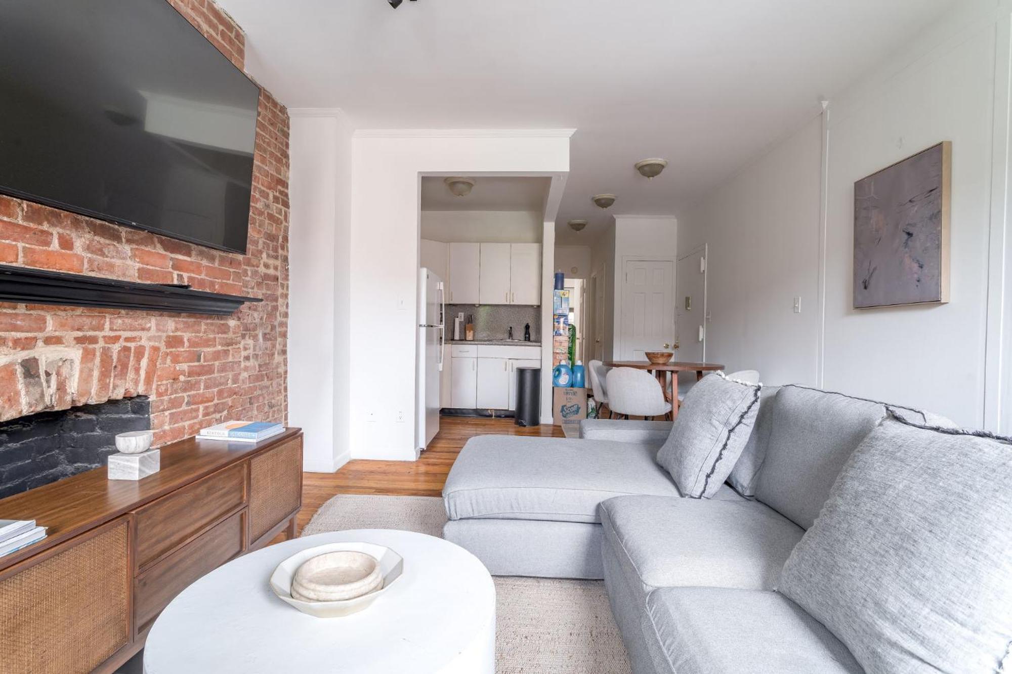 Bright 3br 1ba Retreat In Hells Kitchen Steps From Times Square Apartamento Nova York