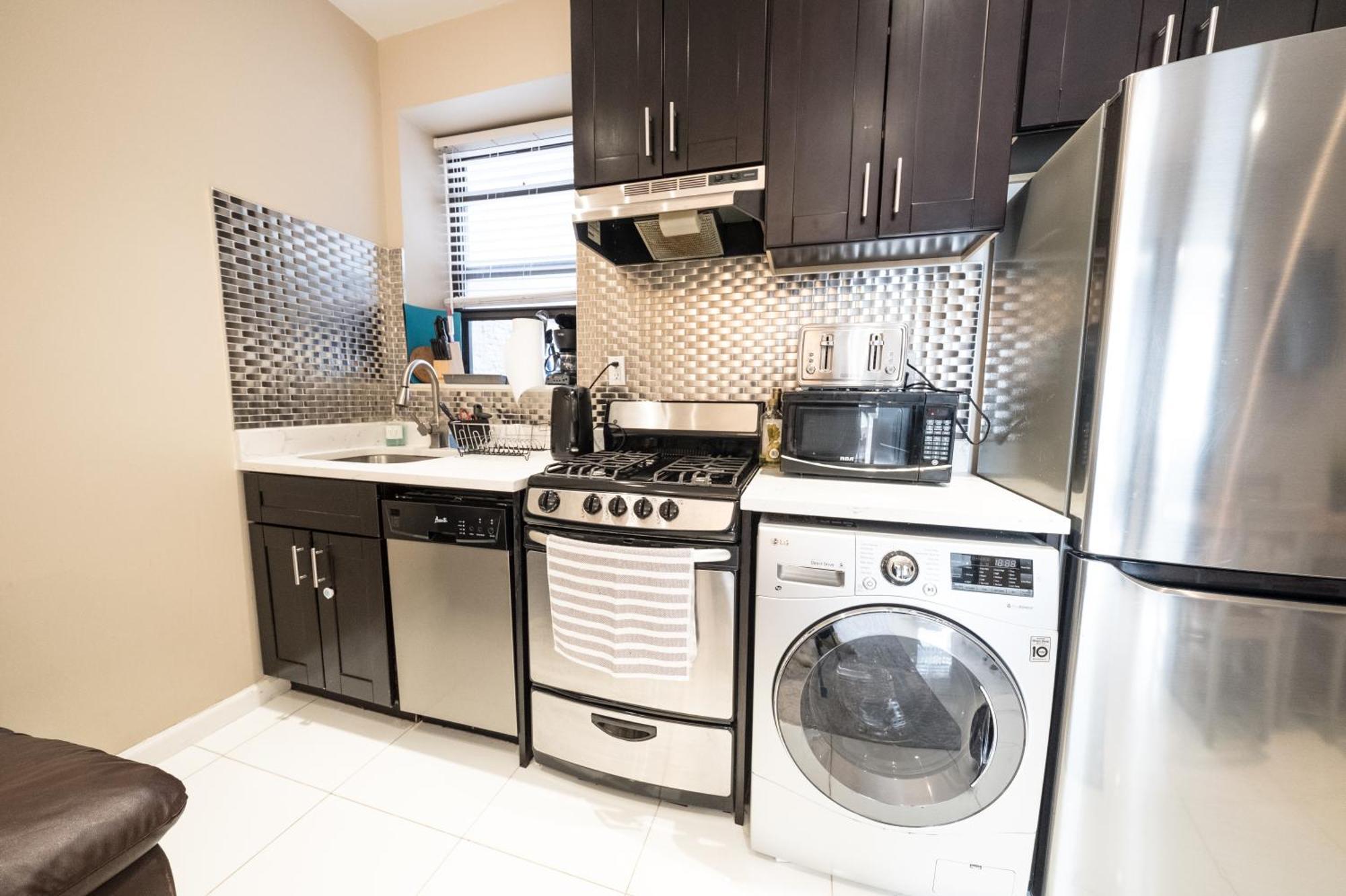 2 Bd Next To Central Park Apartment *