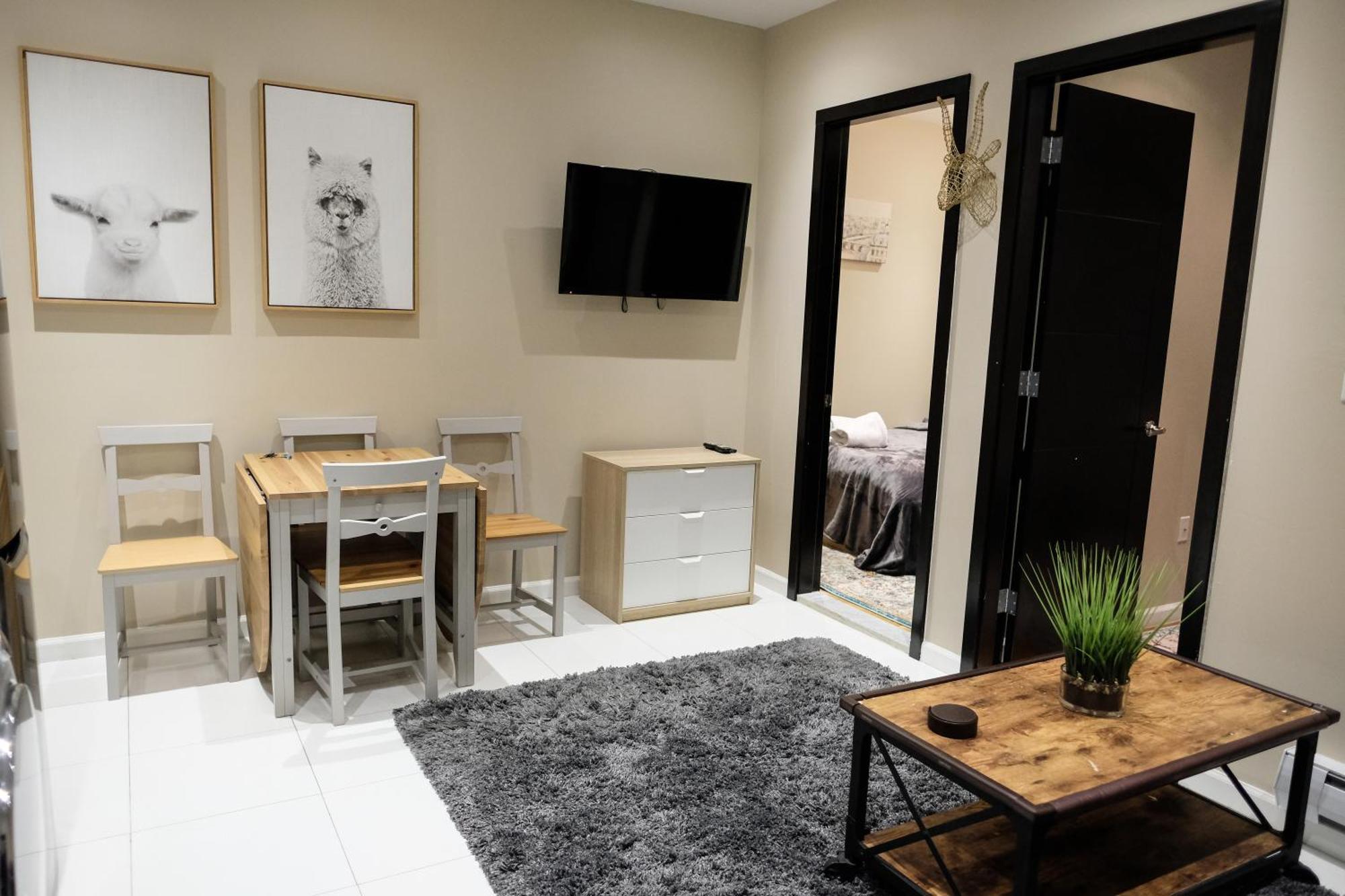 2 Bd Next To Central Park Apartment